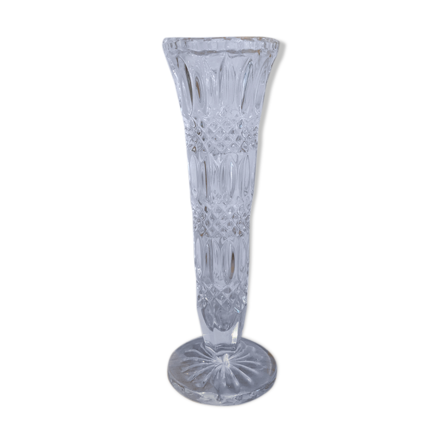 Soliflore in chiseled glass