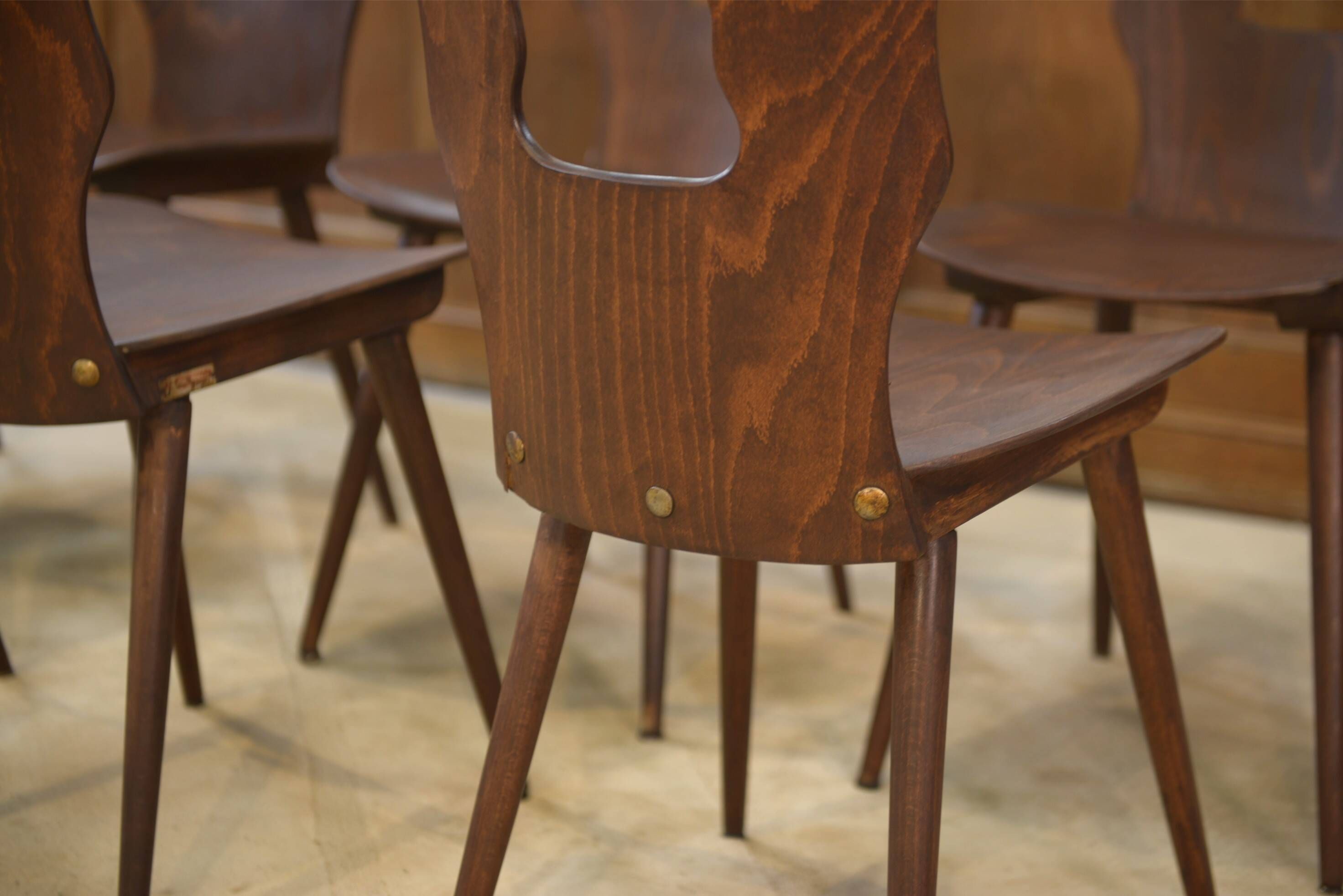 Ensemble de 8 chaises Baumann modèle “Gentiane” Henri Julien 1960’s