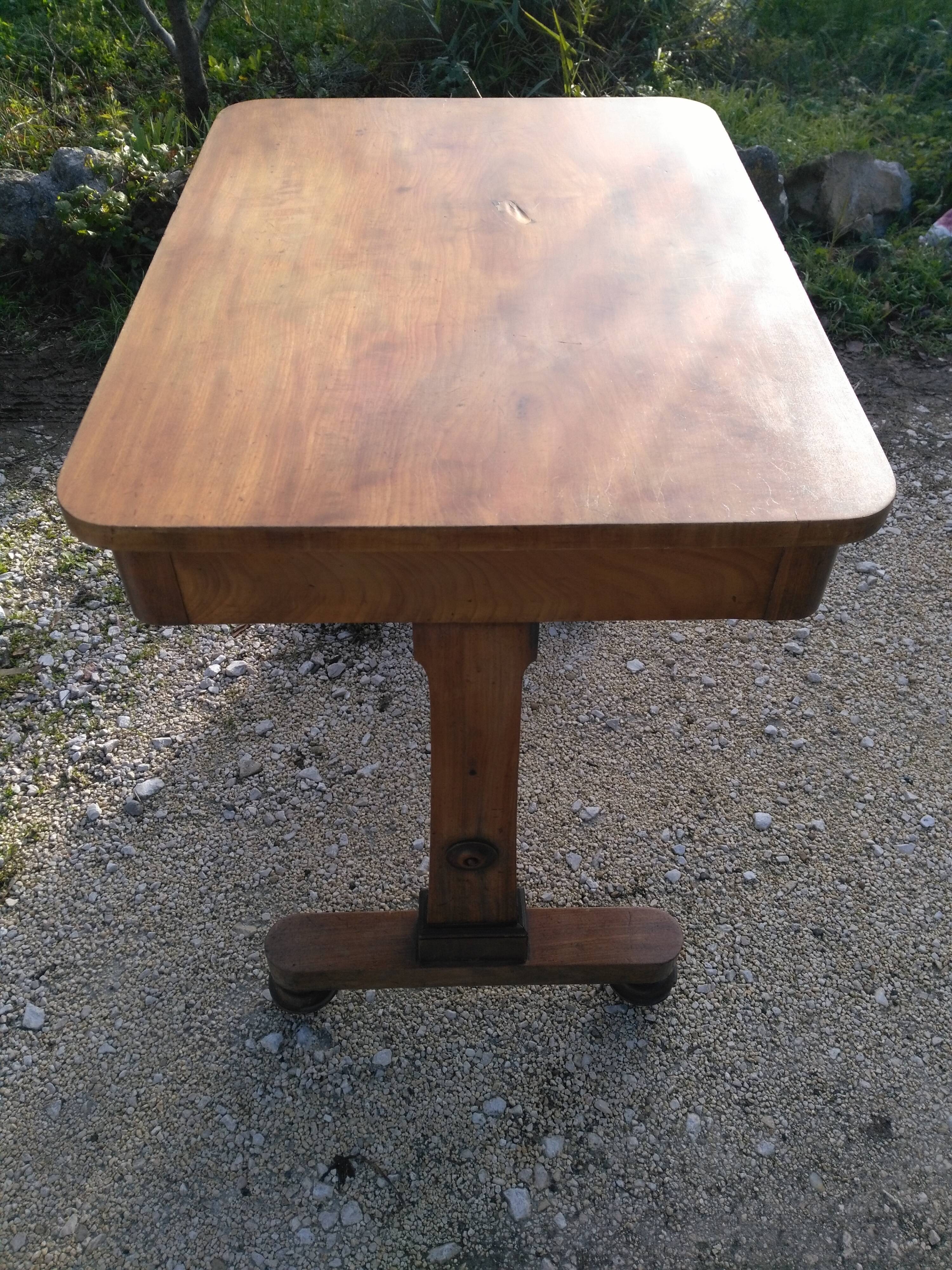 1900s wheeled side table