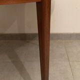 Scandinavian round teak dining table from the 60s extendable