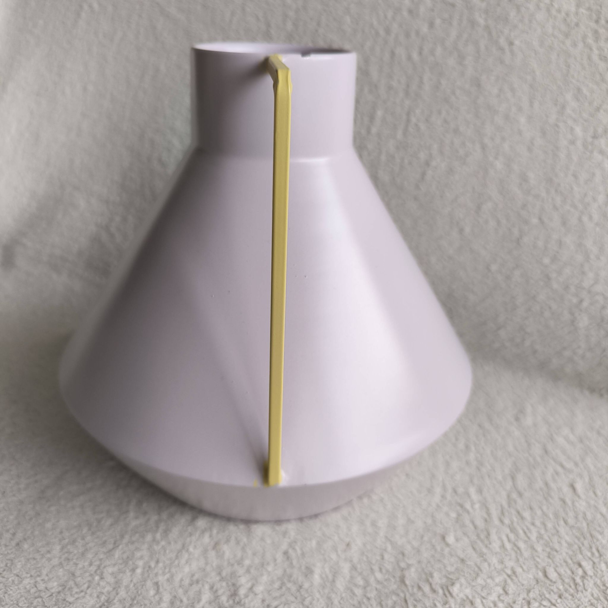 Vase Lilas Parme Jaune Pastel Kave Home Minimaliste