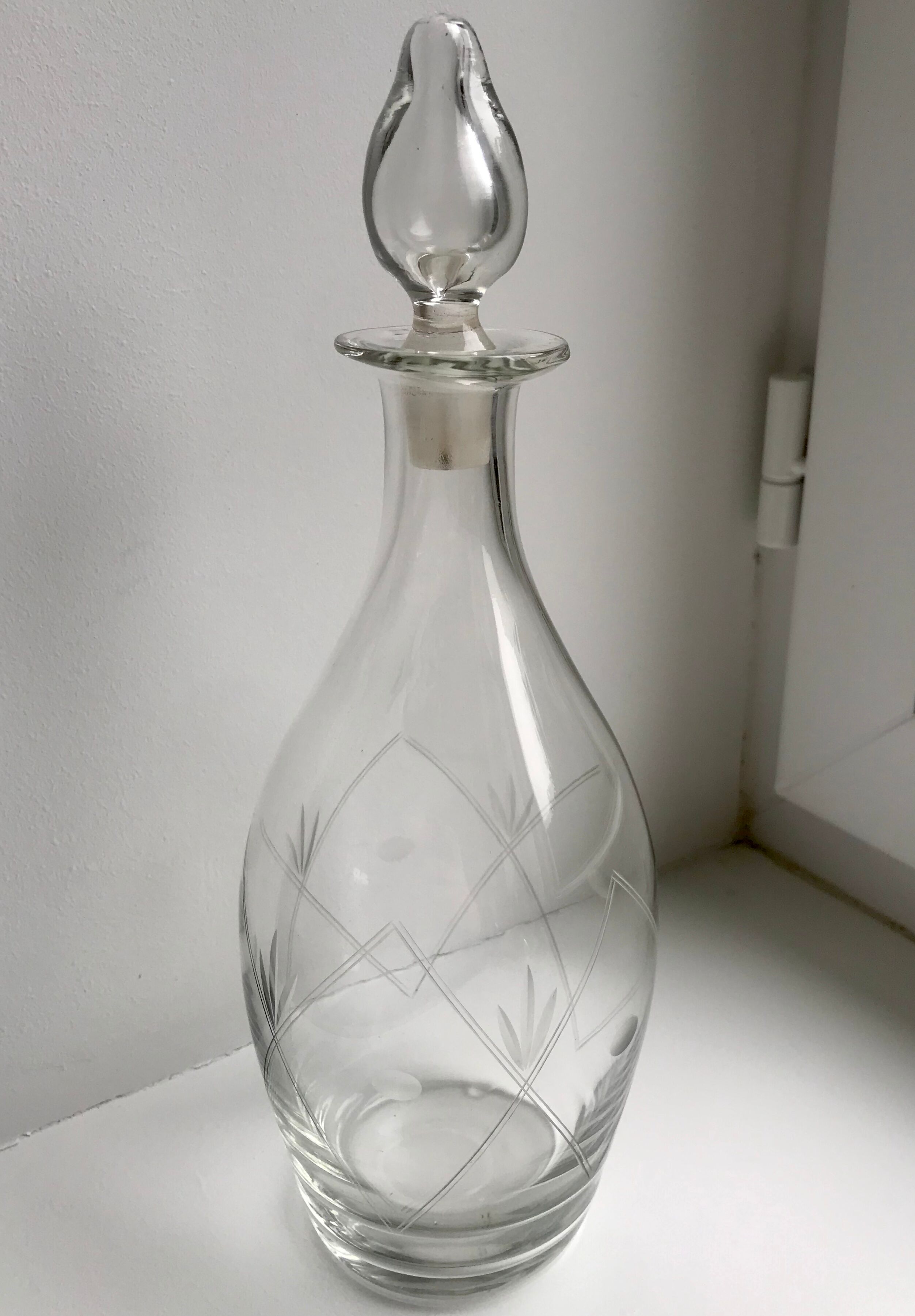 Carafe à vin en cristal en verre gravé début XXème