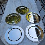 5 assiettes de présentation en métal argenté