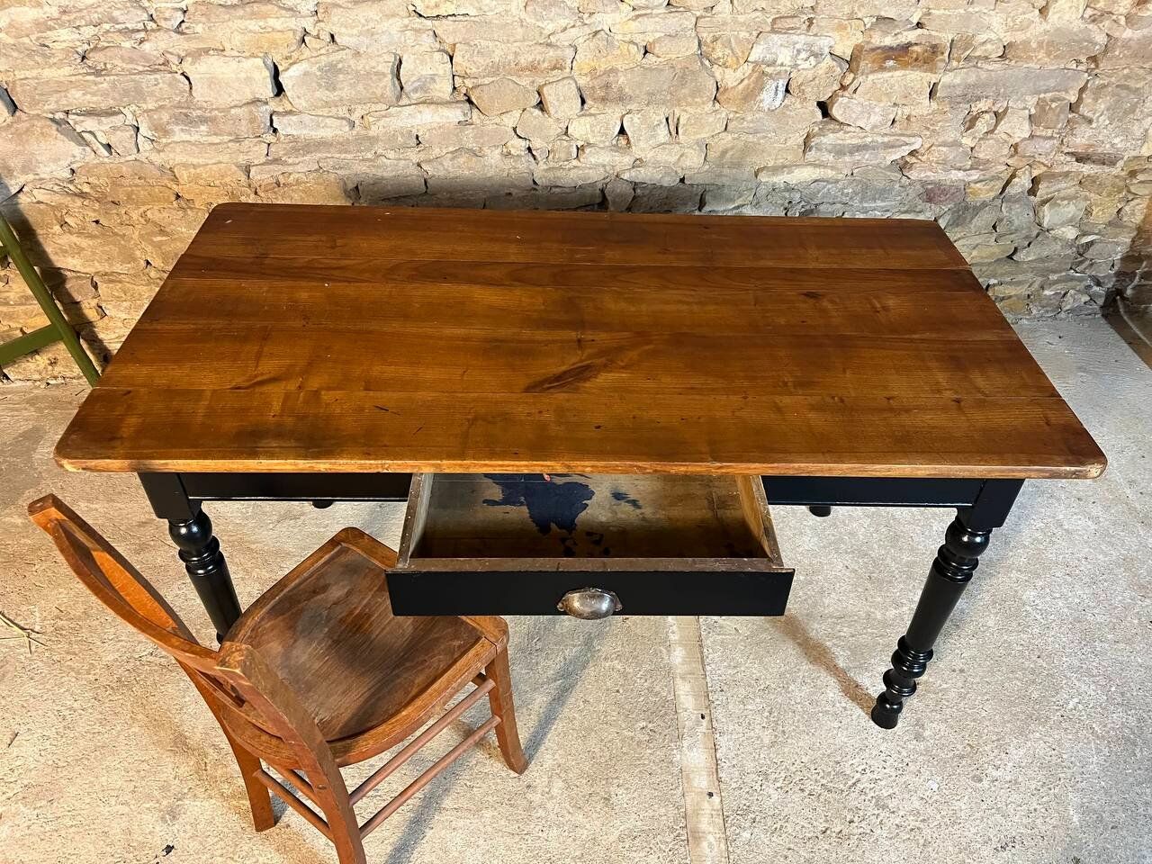 Table legs turned black