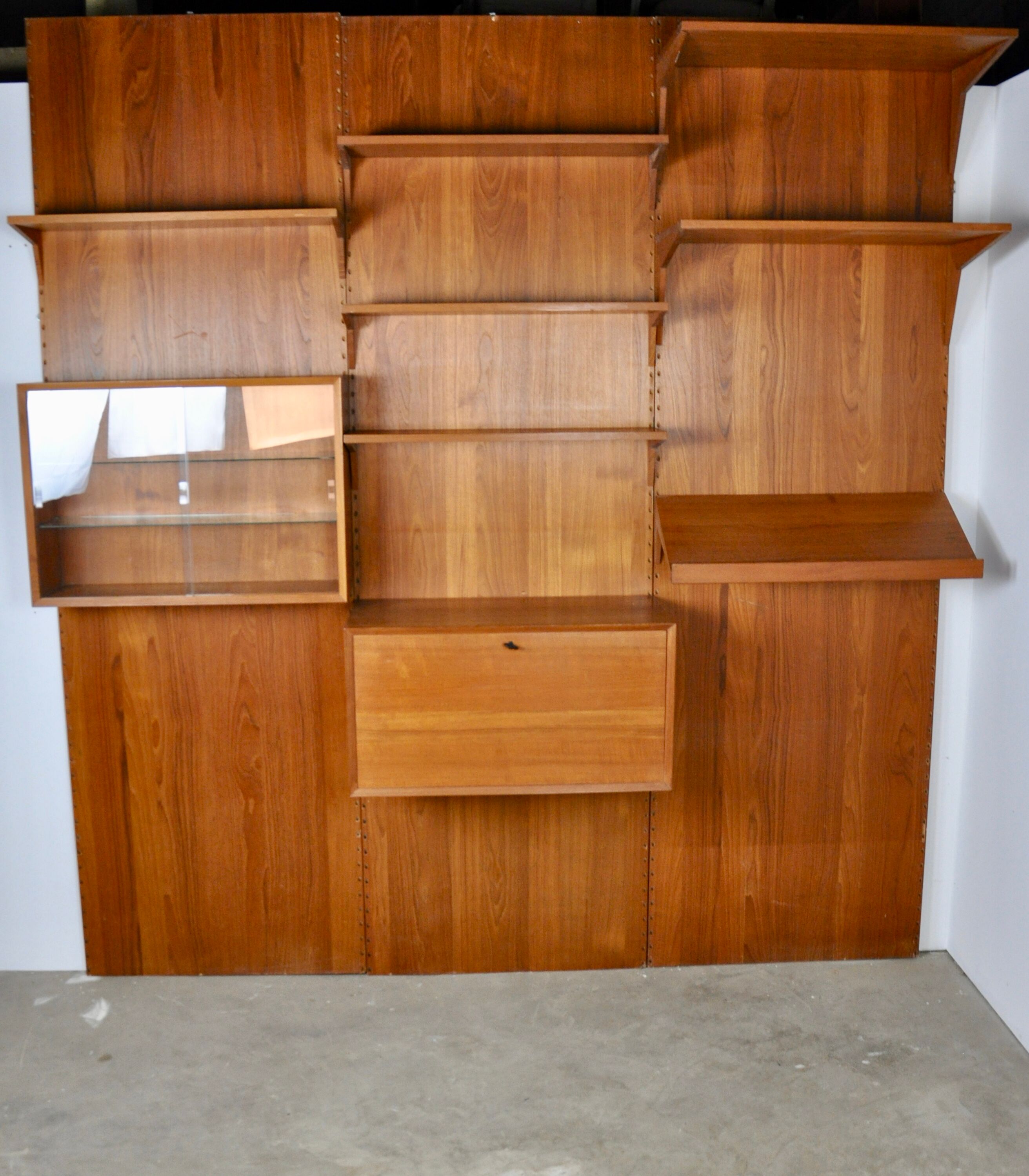 Wall unit Royal system by Poul Cadovuis 1960