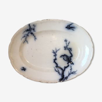 Ancien plateau chinois en porcelaine blanche et motifs bleus