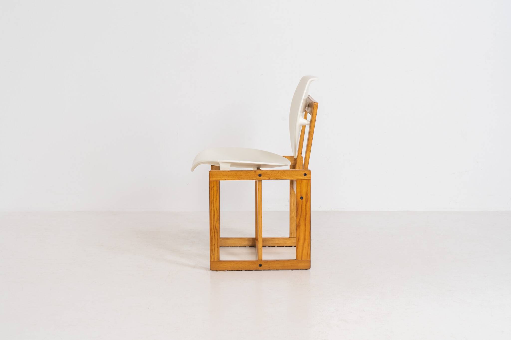 ‘Serena’ side chair by Giuseppe Davanzo