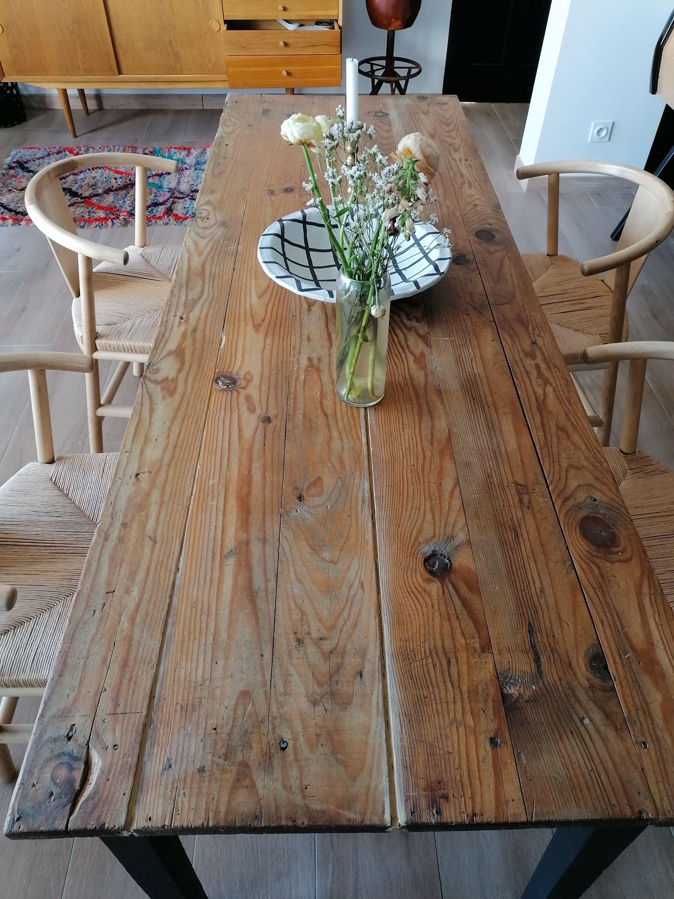 Farm table