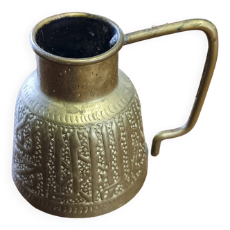 Little oriental pitcher in engraved brass, handcrafted. rare, 19th century period.