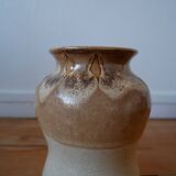 Beige vase lava effect