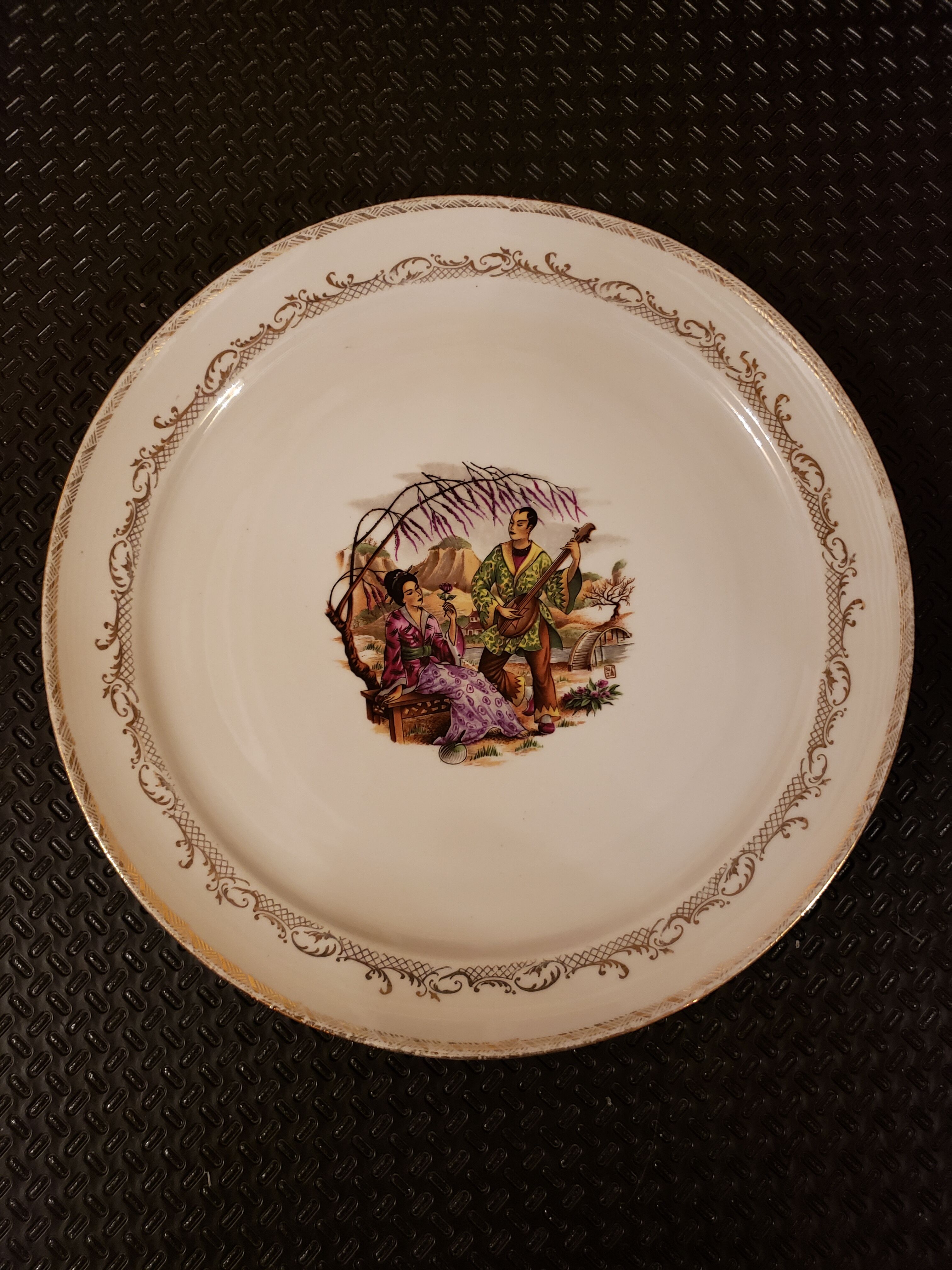 Plat porcelaine motif japonais Ø29cm