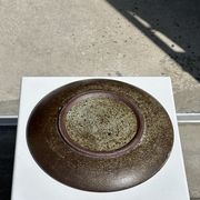 Plat en céramique vert indonésien D:26,5