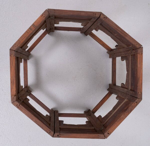Fabulous Hoshiarpur anglo-indien en bois dur incrusté de laiton table basse occasionnelle