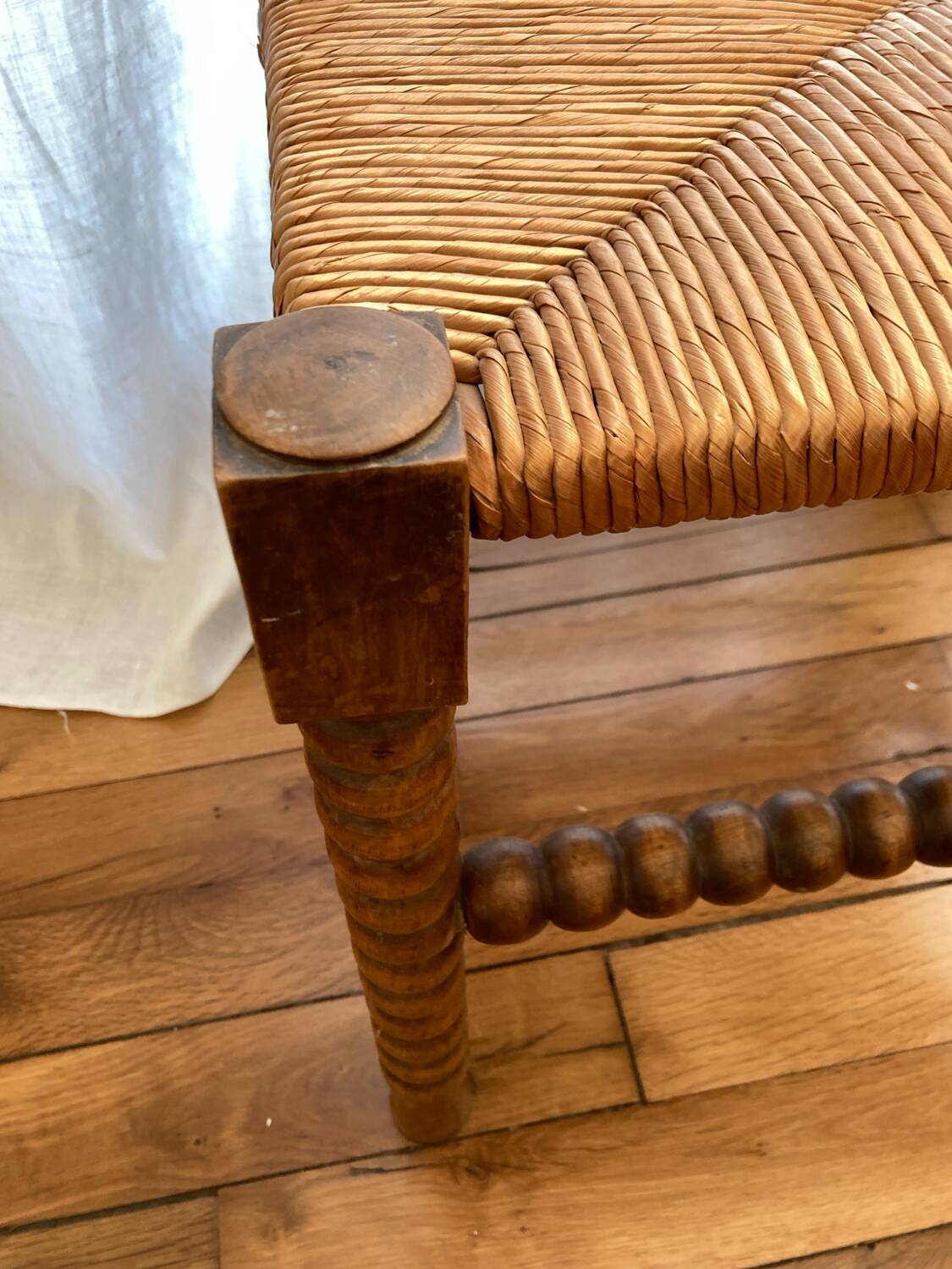 Pearl wood corner chair