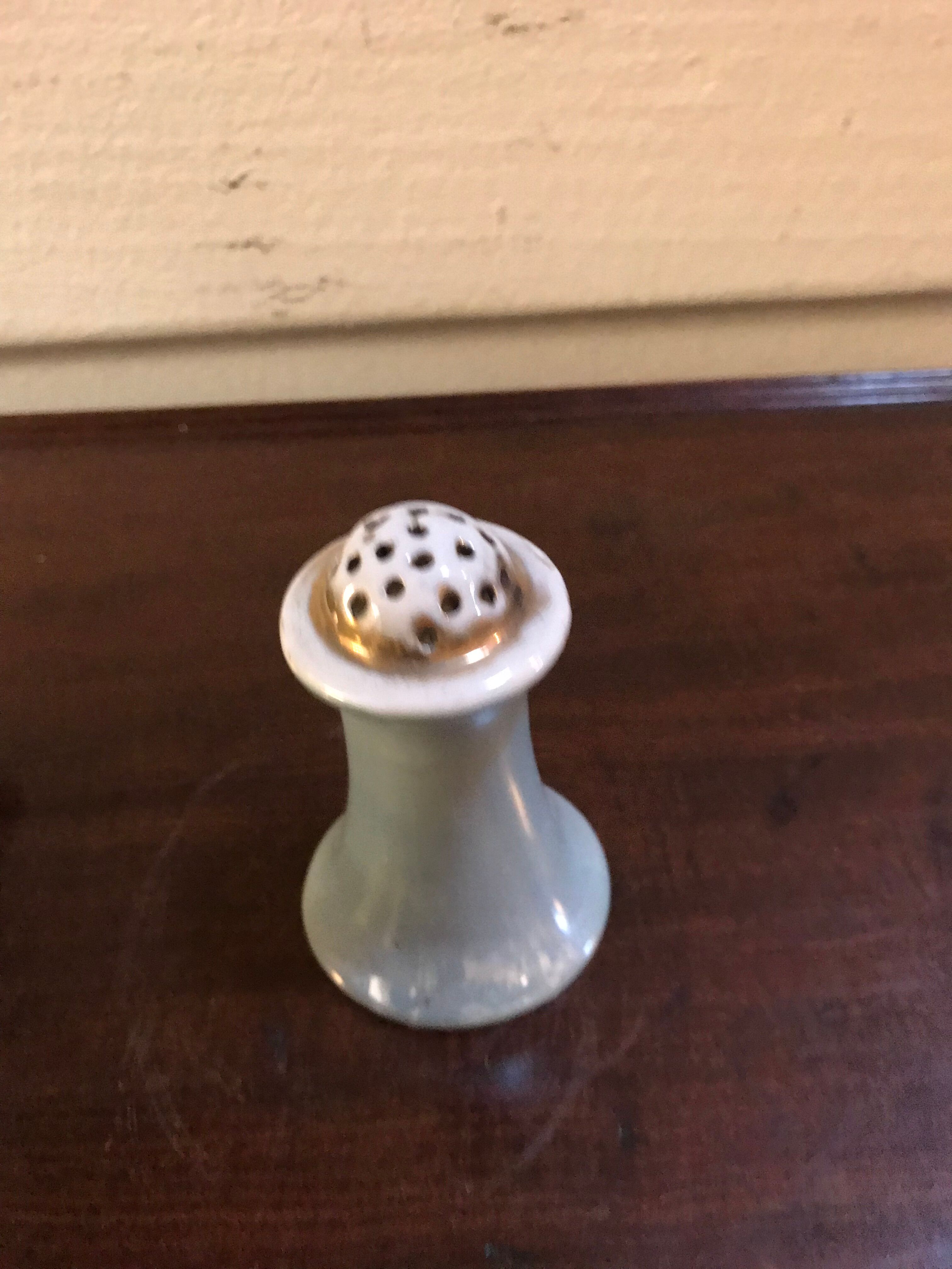 Porcelain egg set 50s shellfish and salt shaker on pearl tray