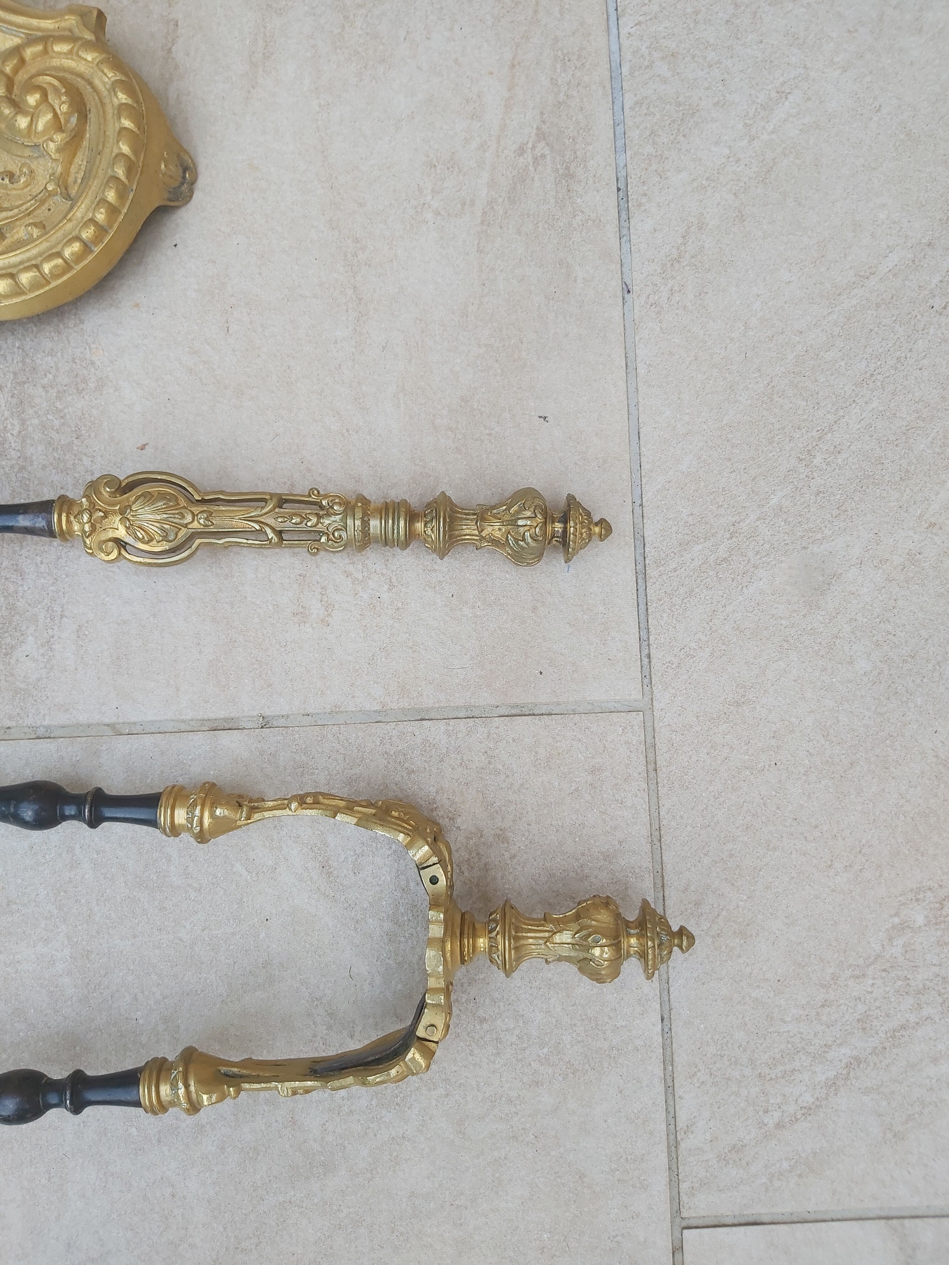 Bronze and iron fireplace kit
