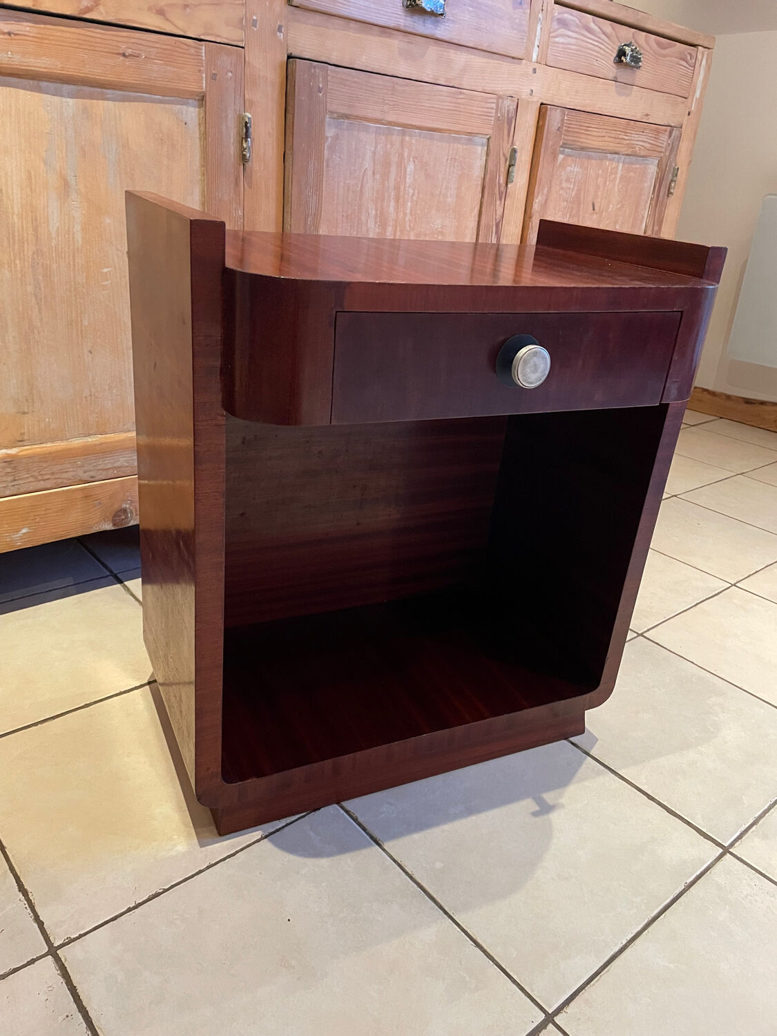 Art deco design end table