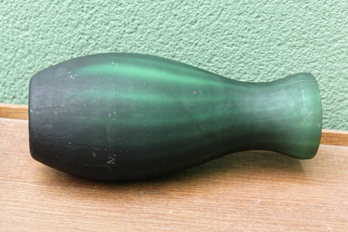 Blown glass vase, frosted satin.