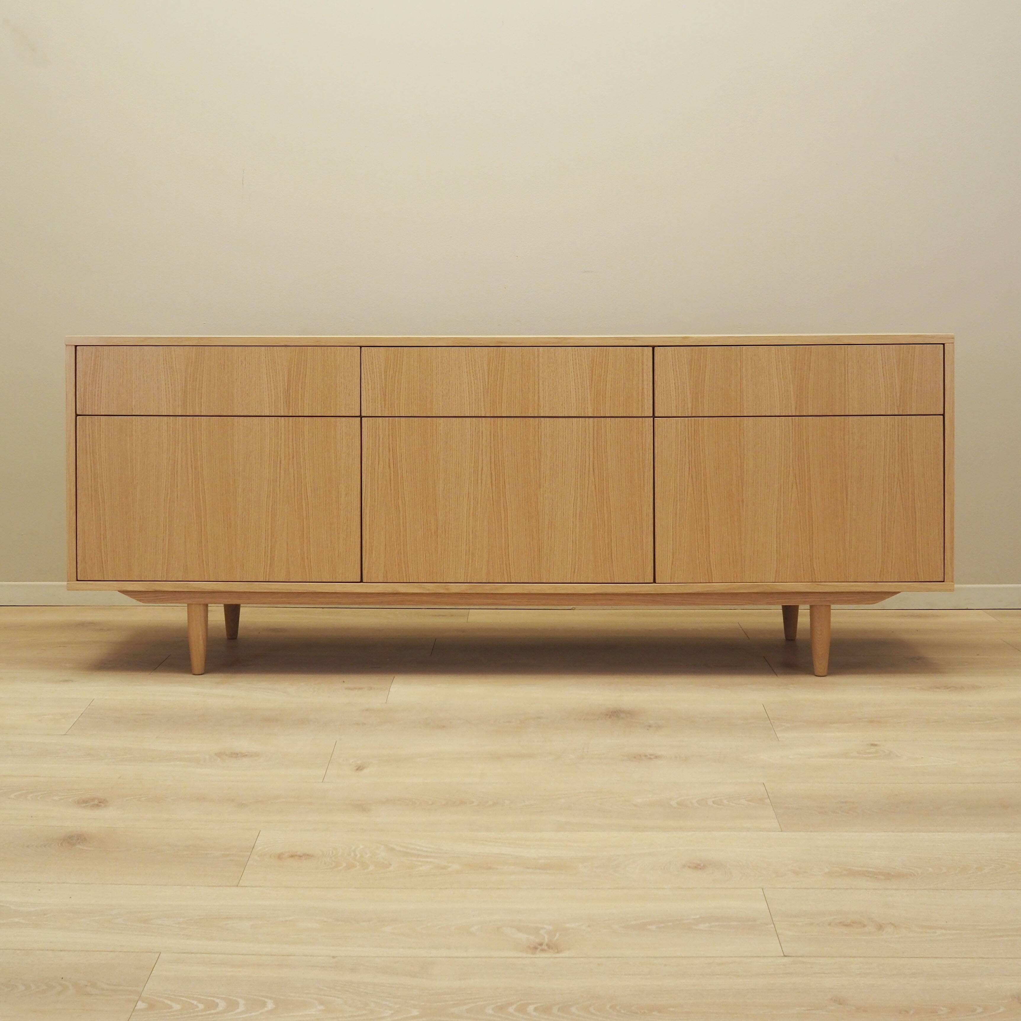 Commode en chêne, design scandinave