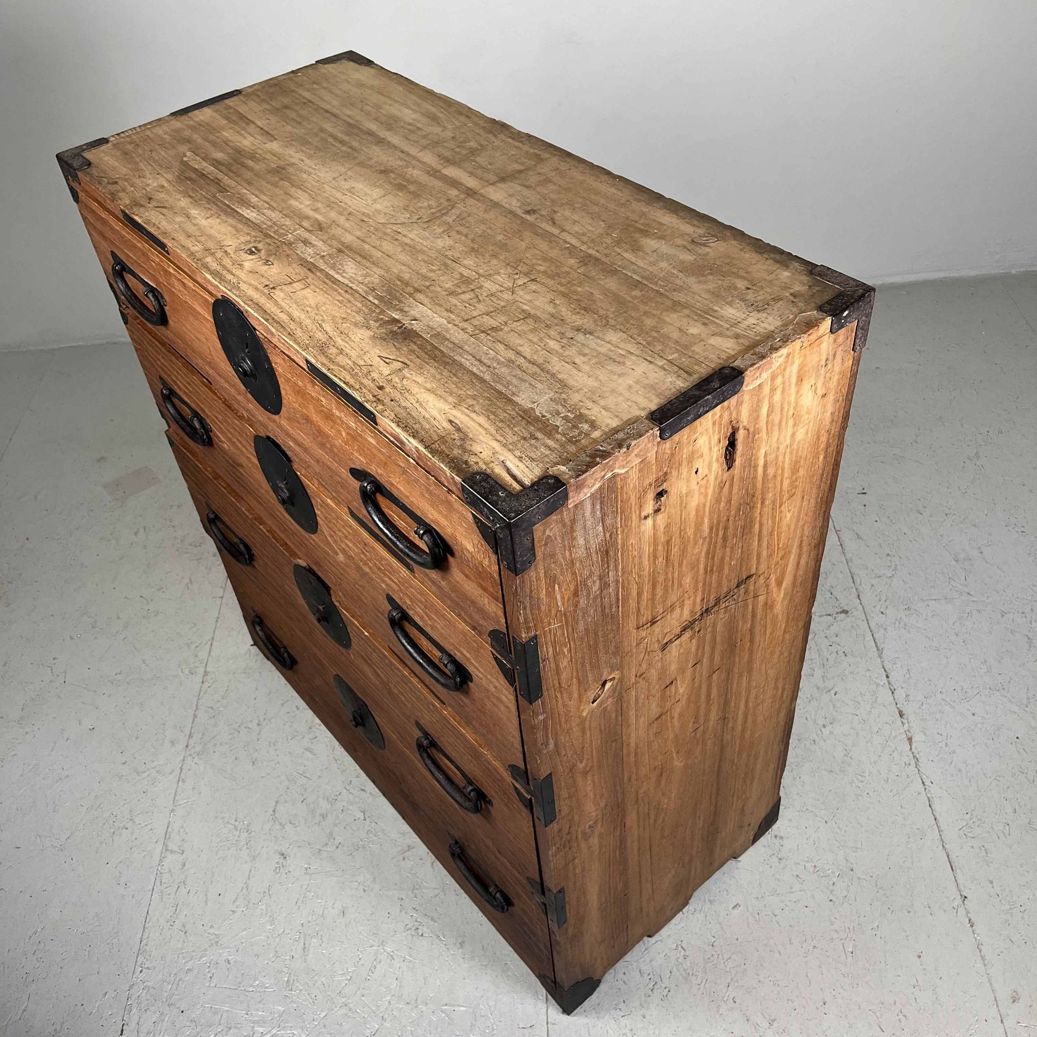 Commode japonaise Tansu ladenkast Taishō (1912-1926)