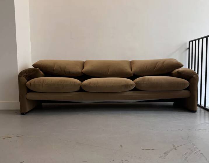 "Maralunga" 3-seater sofa by Vico Magistretti for Cassina