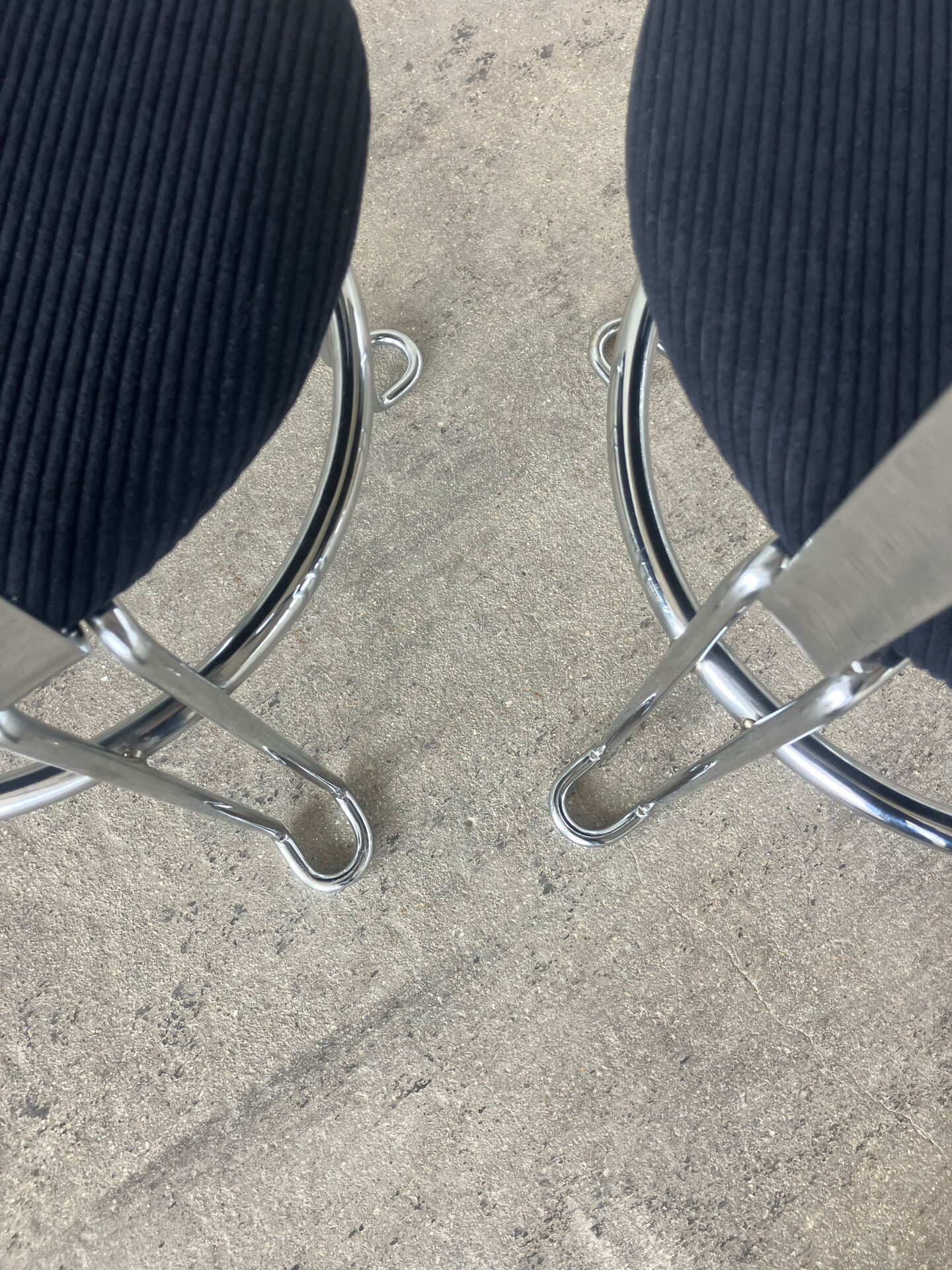 4 chaises postmodernes, 1980