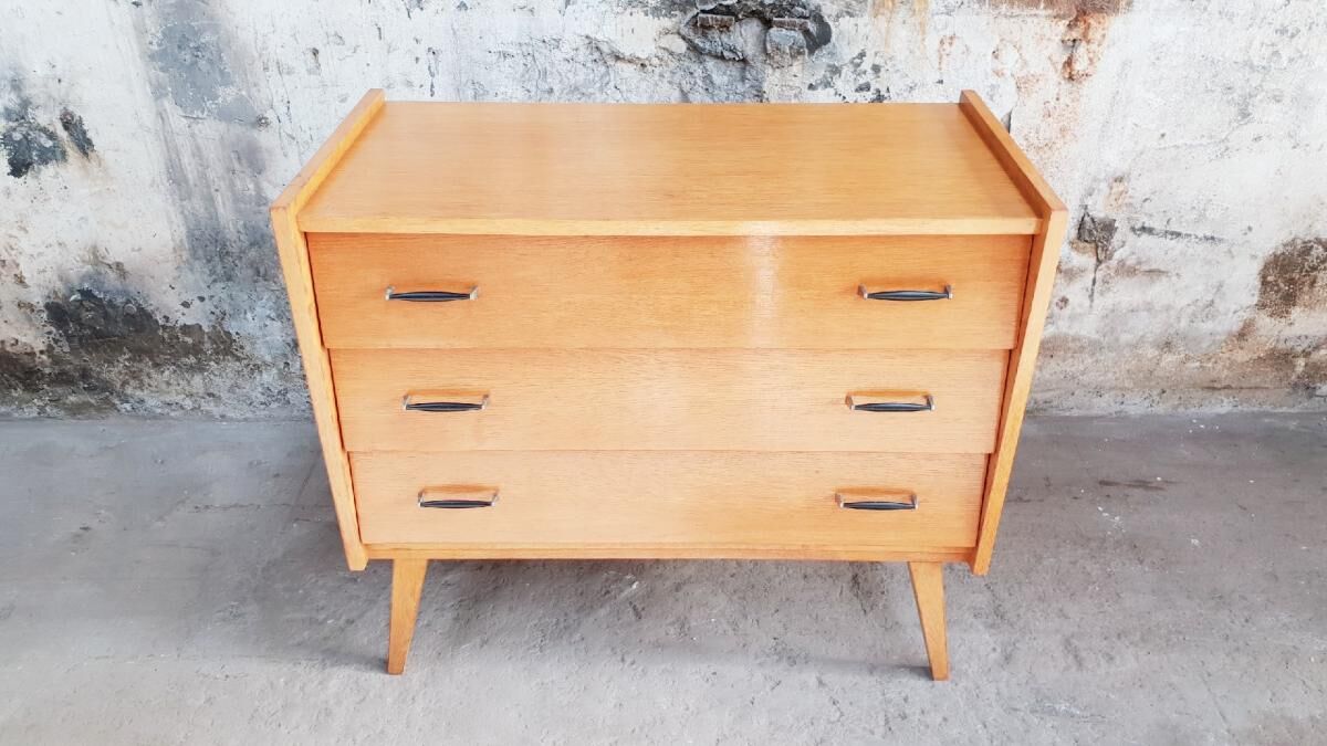 Vintage chest of drawers