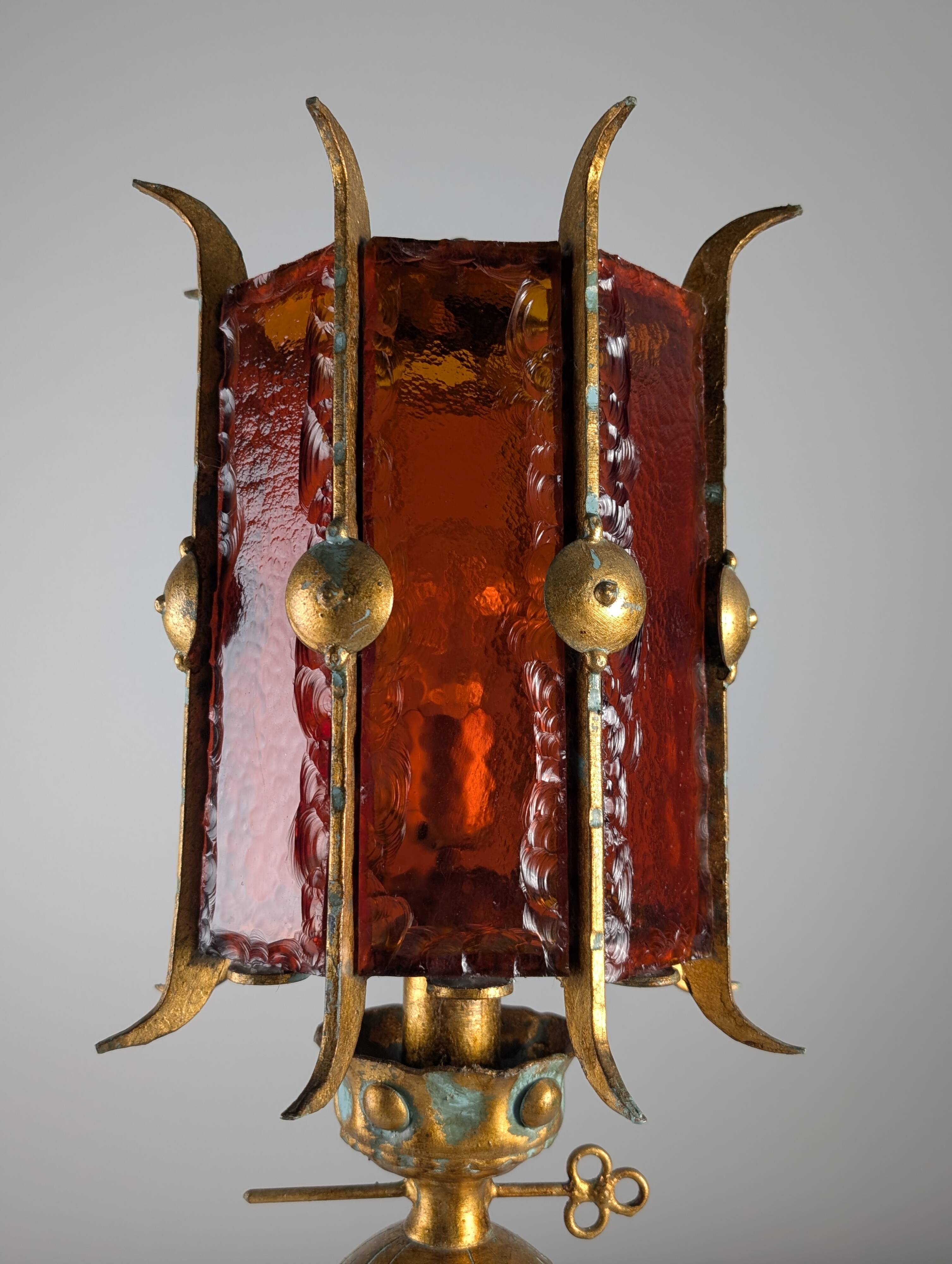 Large Longobard Gilded Metal and Red Hammered Glass Table Lamp