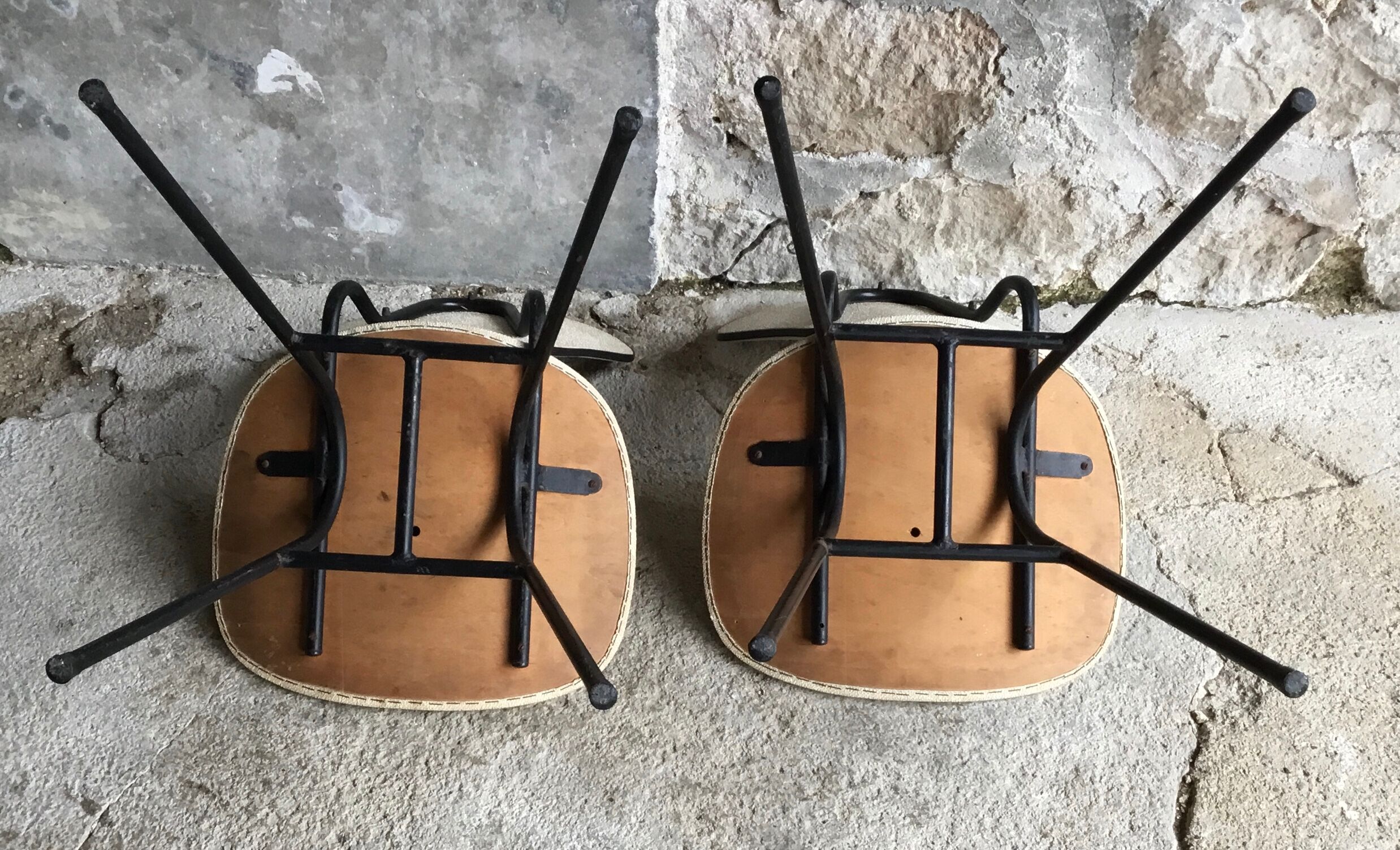 Pair of modernist chairs - black tubular base - vintage 1950