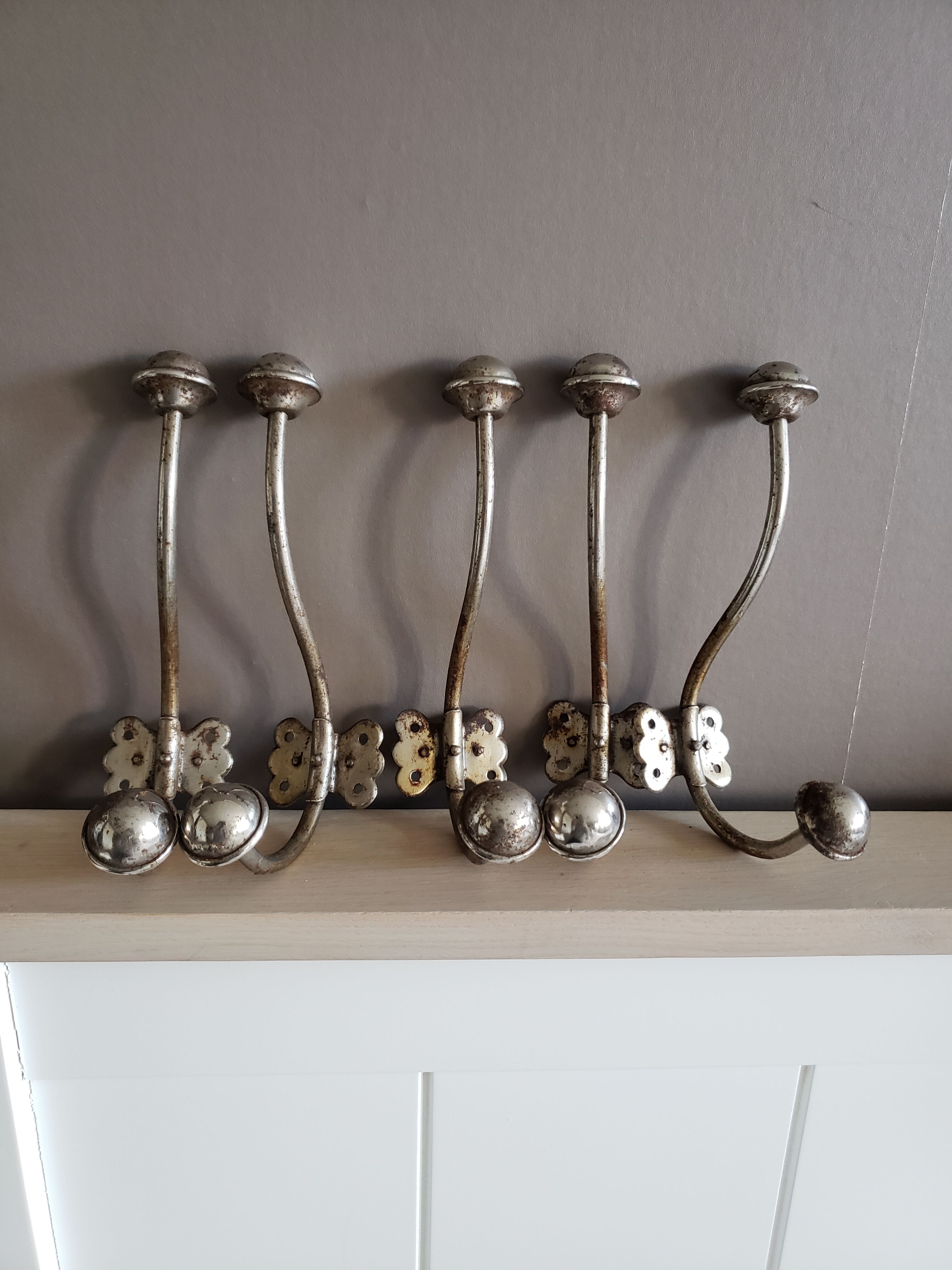 Set of 5 metal wall hooks