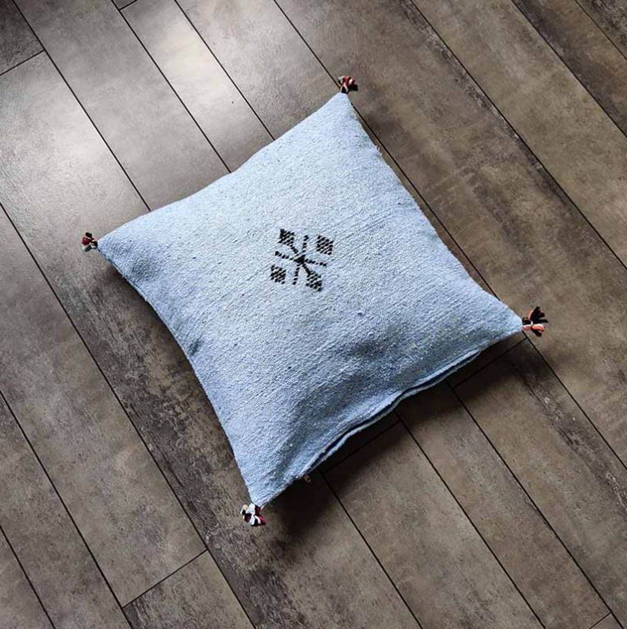 Coussin marocain bleu ciel en coton