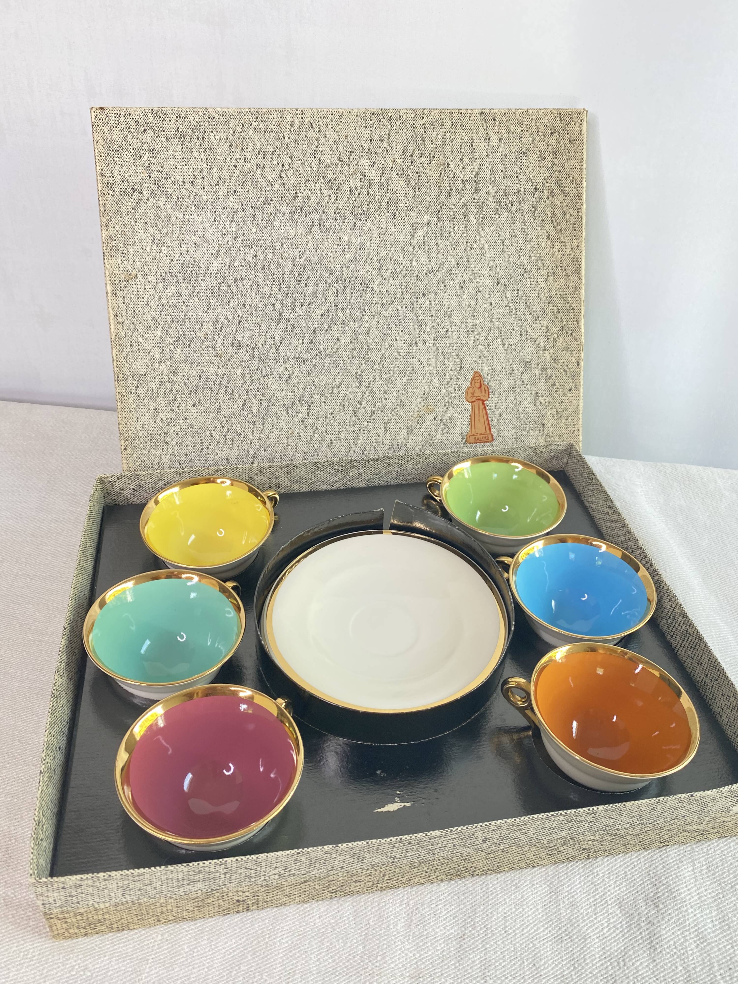 Multicolored Cups Salins