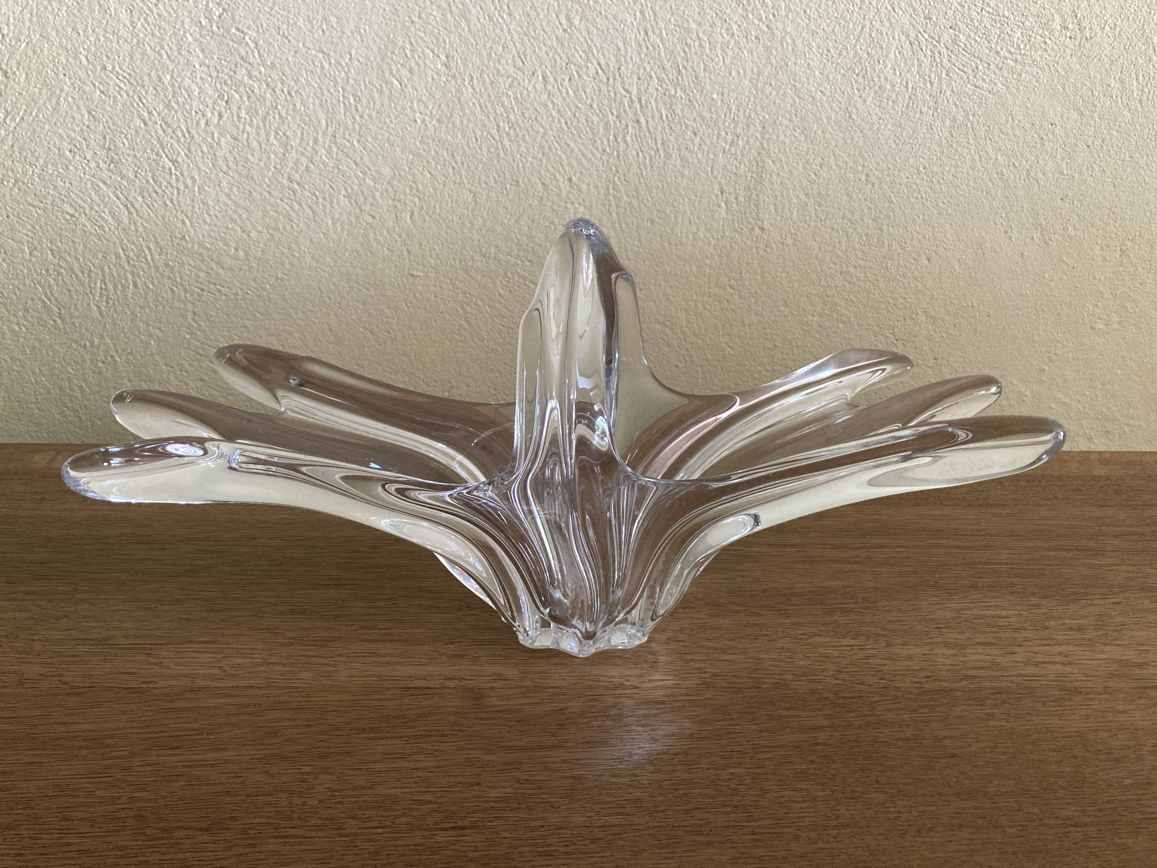 Vase / centrepiece in vintage sculptural crystal – organic star shape