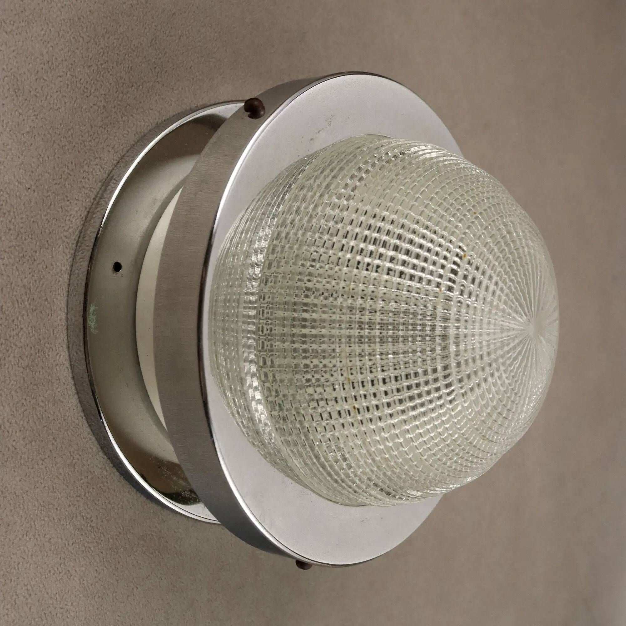 Vintage wall light in aluminium and glass, Italy, 1960s
