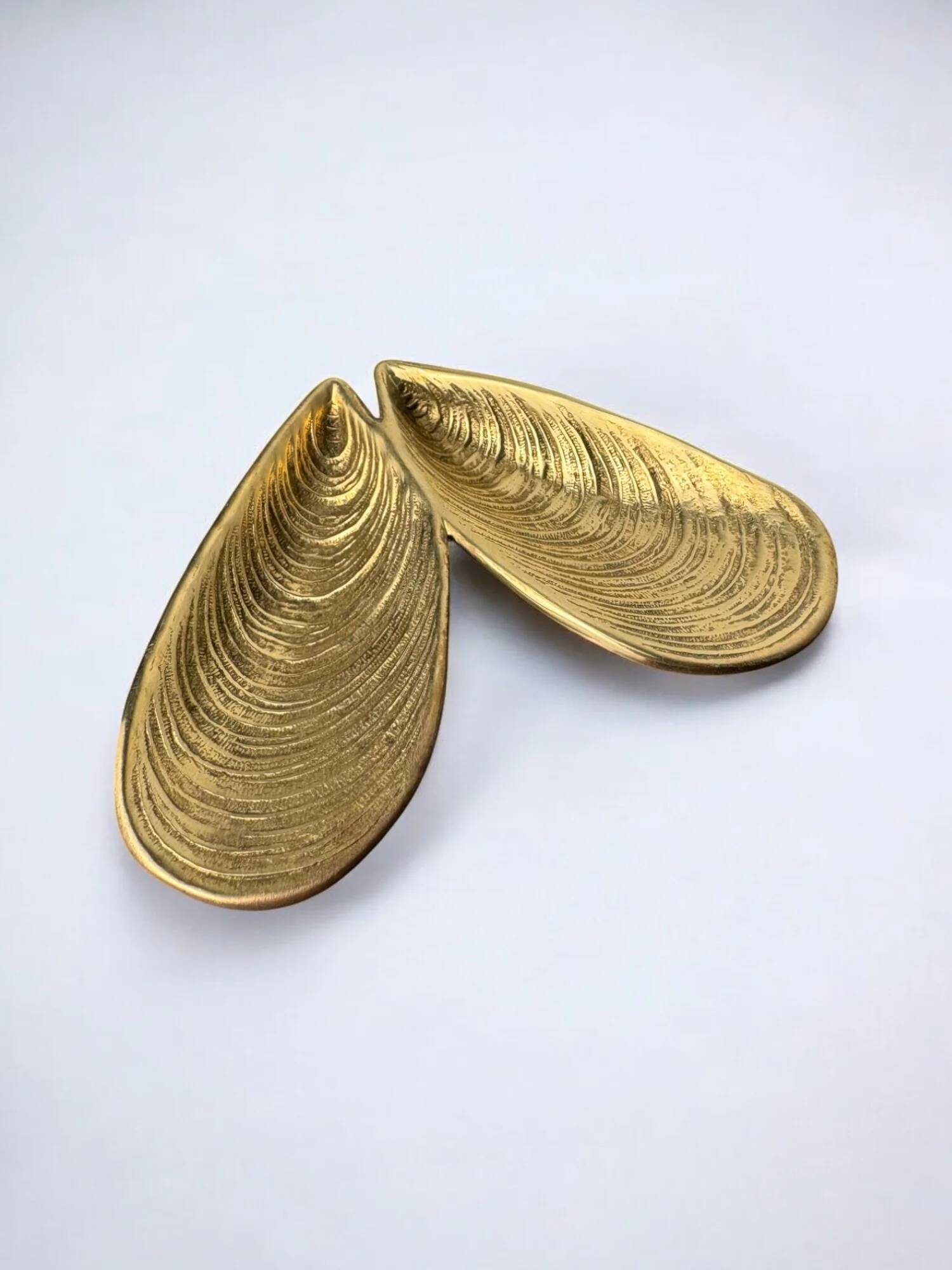 Mussel shell vide-poche in bronze, Italy, 1970s