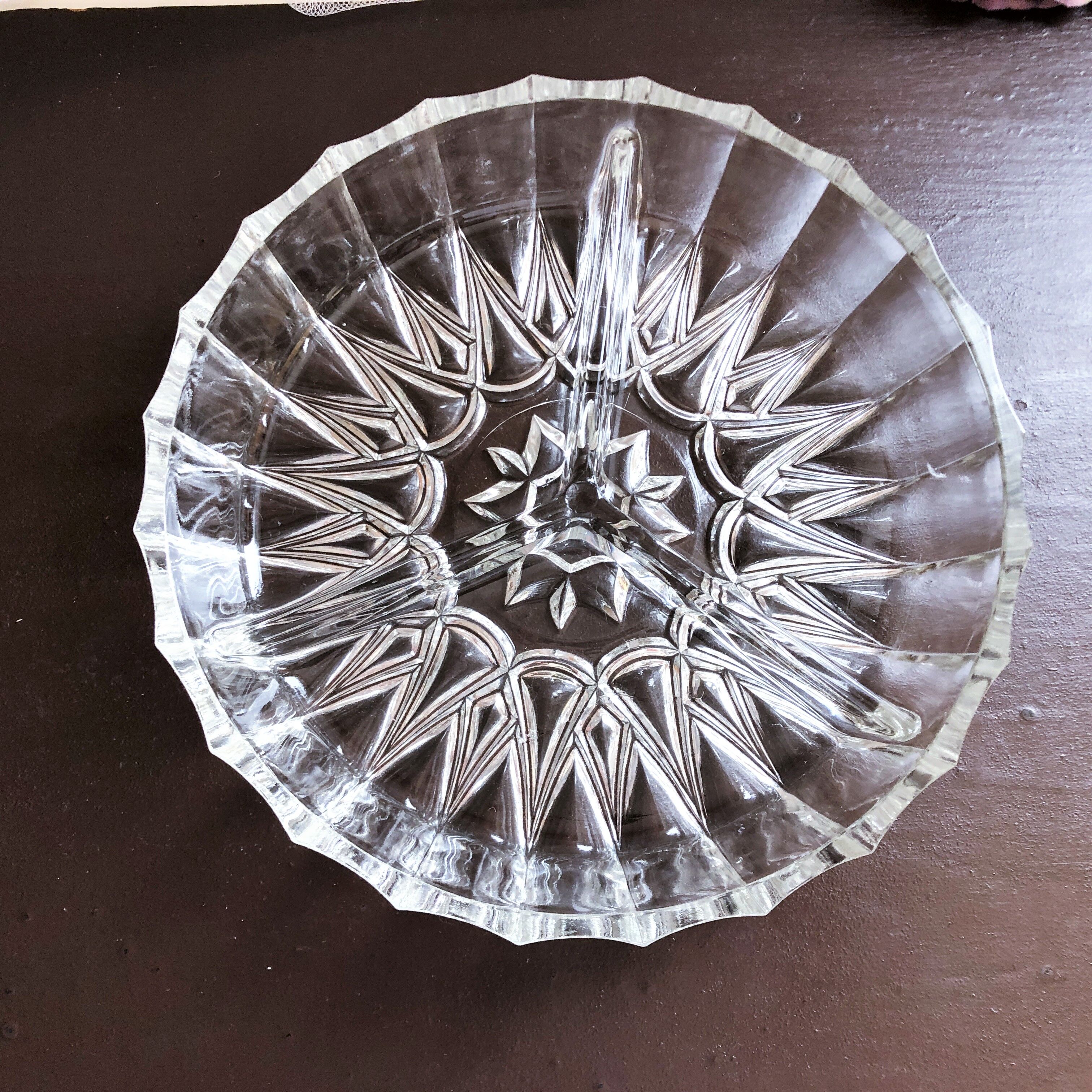 Serving dish called "beggar" vintage cut glass