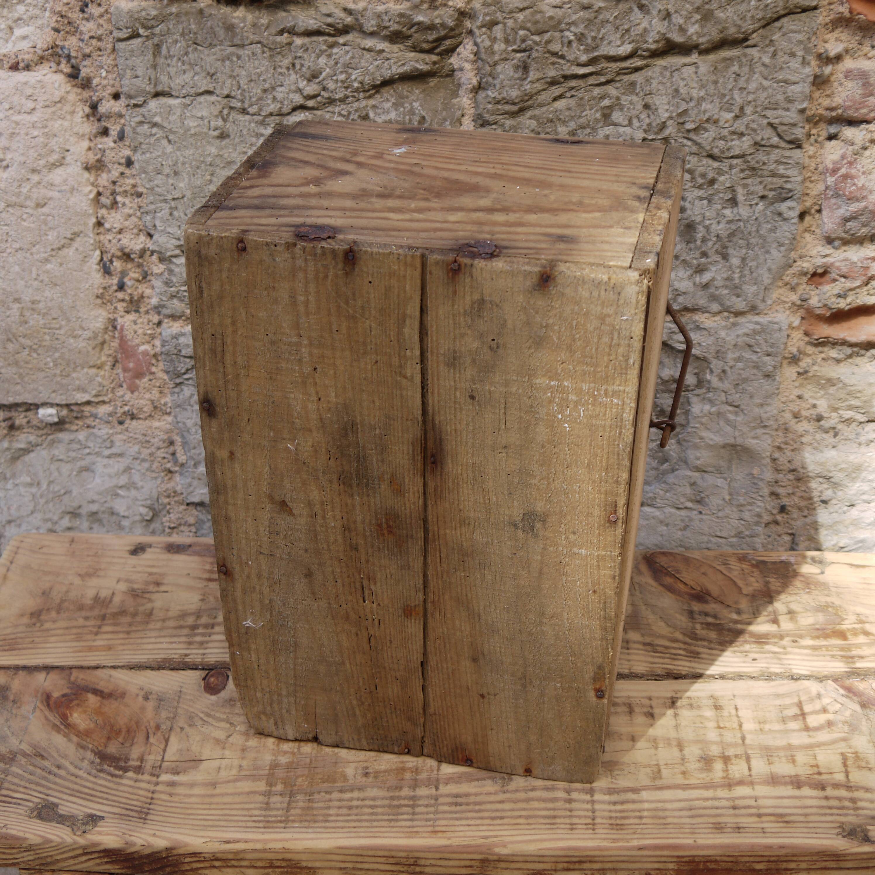 Wooden crate with handle