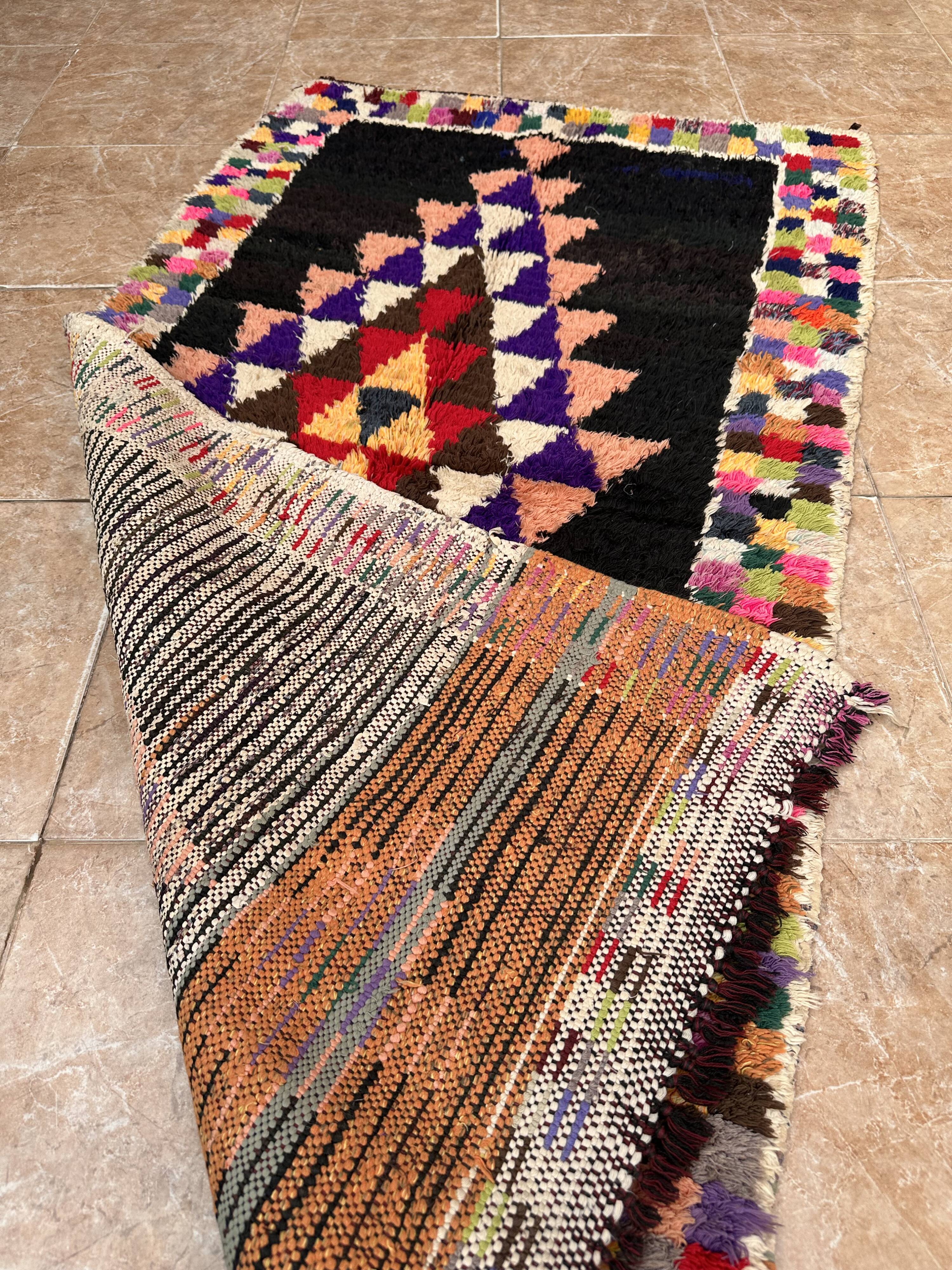 Handmade Moroccan Berber rug: Small model in cream Beni Ouarain wool