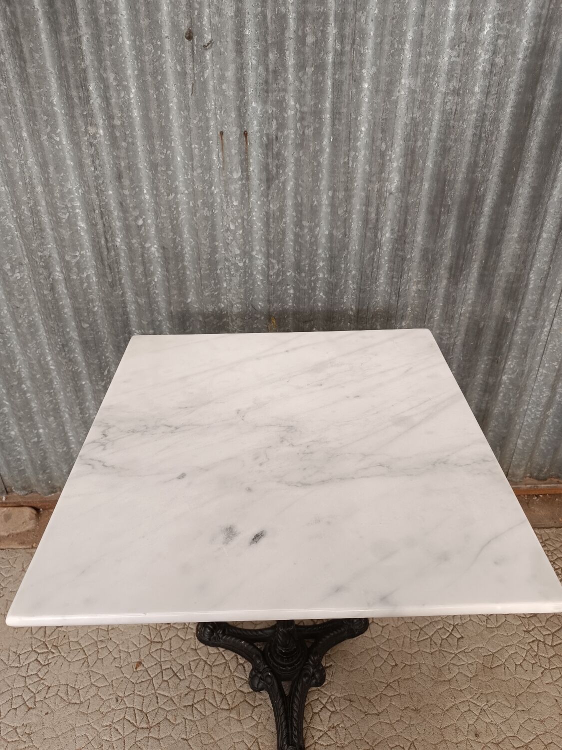 Vintage bar / bistro table in cast iron and marble
