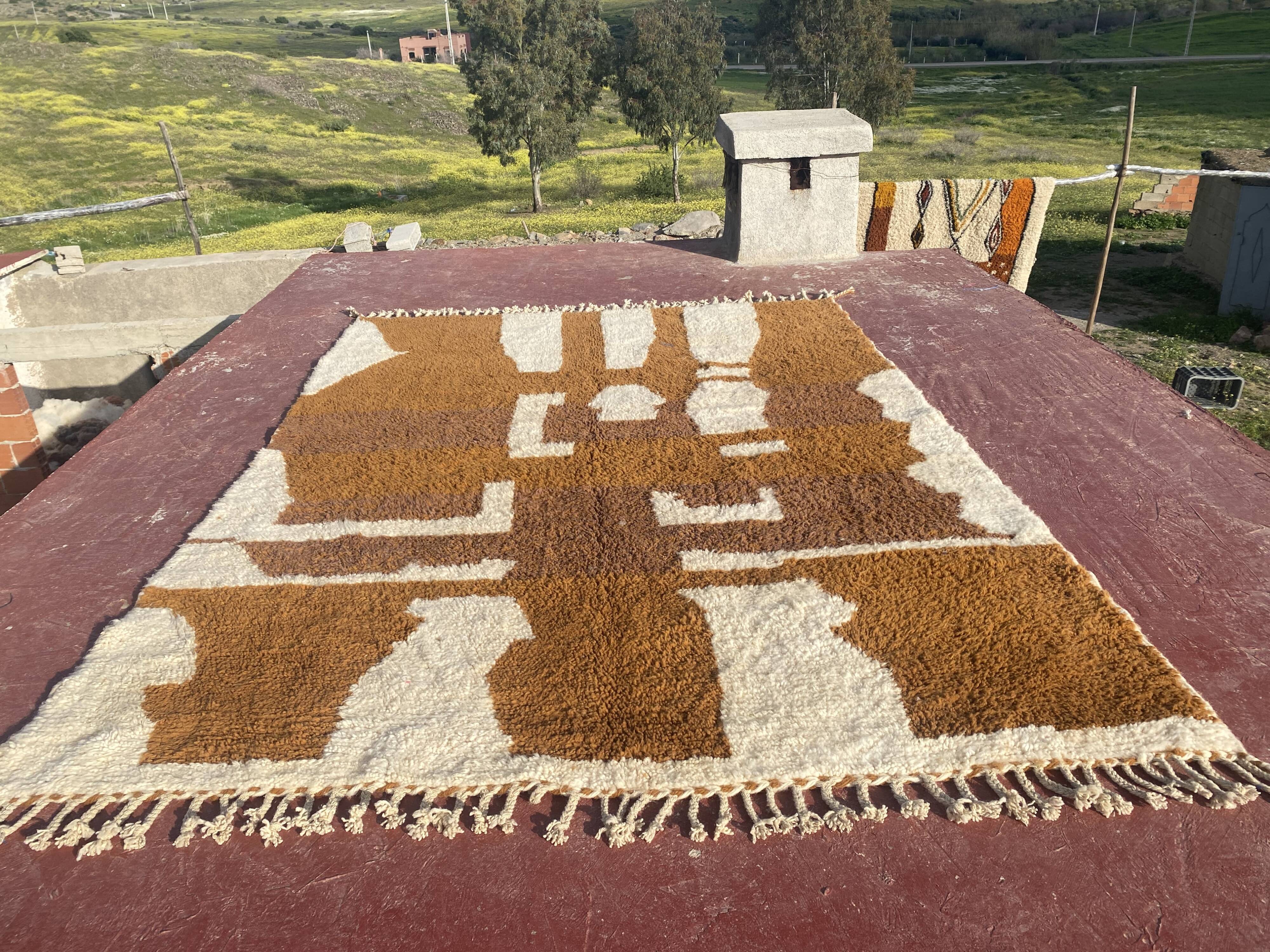 Large Beni Ouarain rug 320x220 cm – Handmade wool –