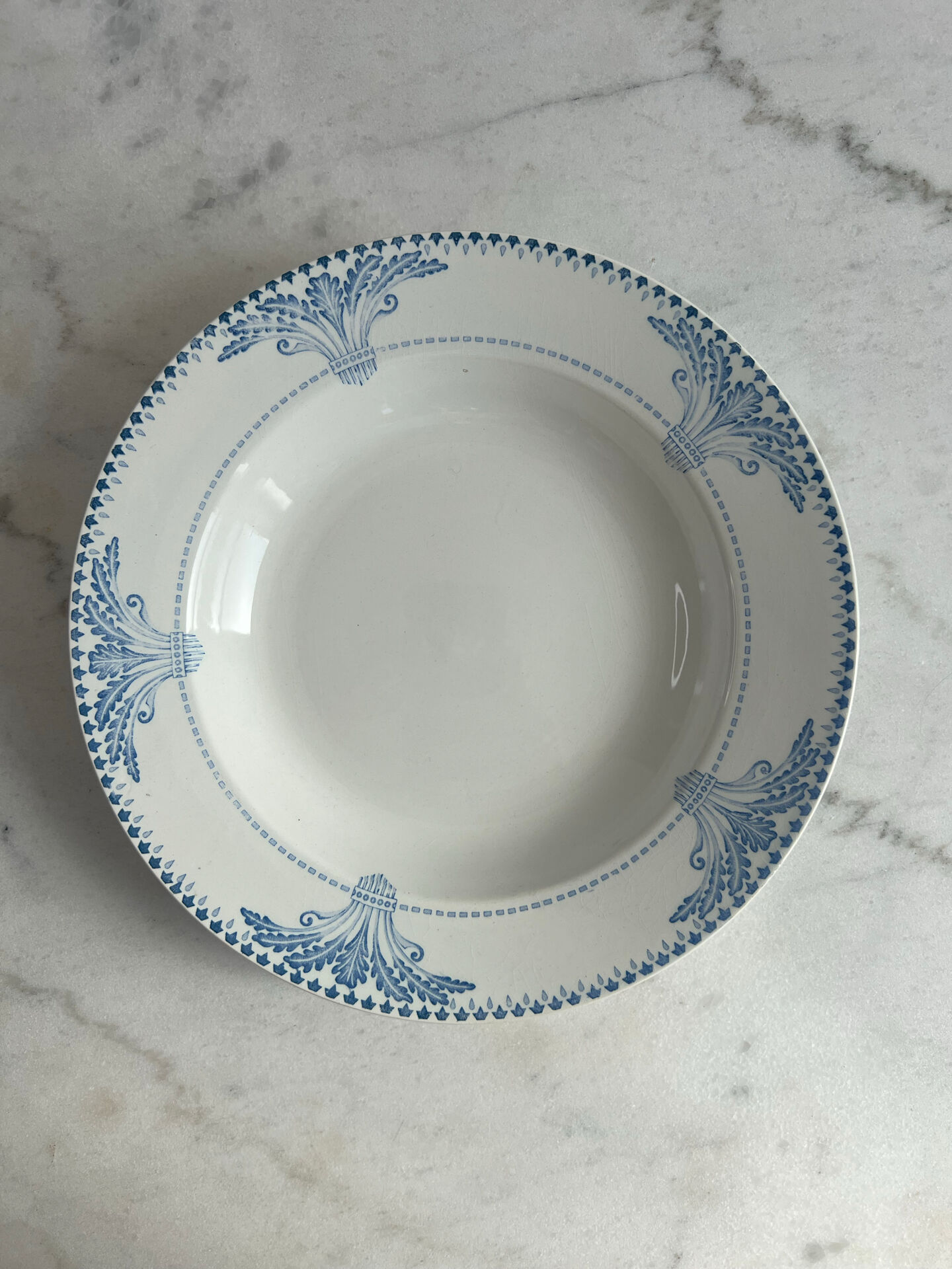 Assiette creuse Service Windsor Creil et Montereau 24cm