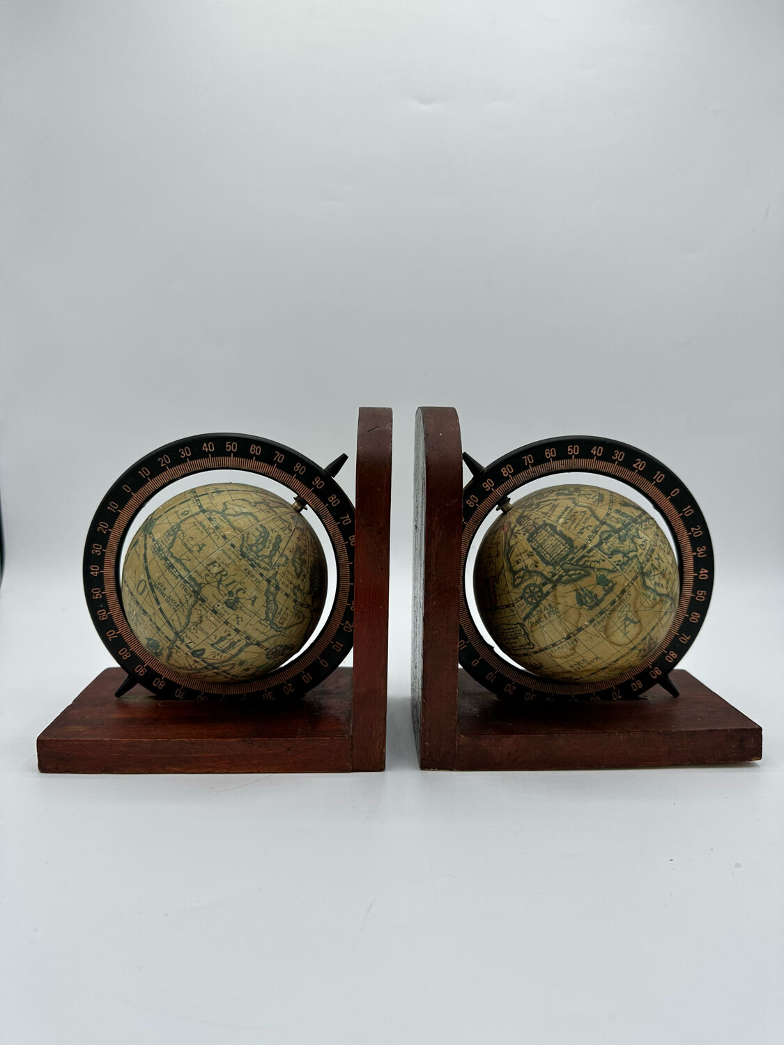 Serre livre mapmonde