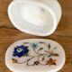 Boite en albâtre blanc et décor floral incrusté