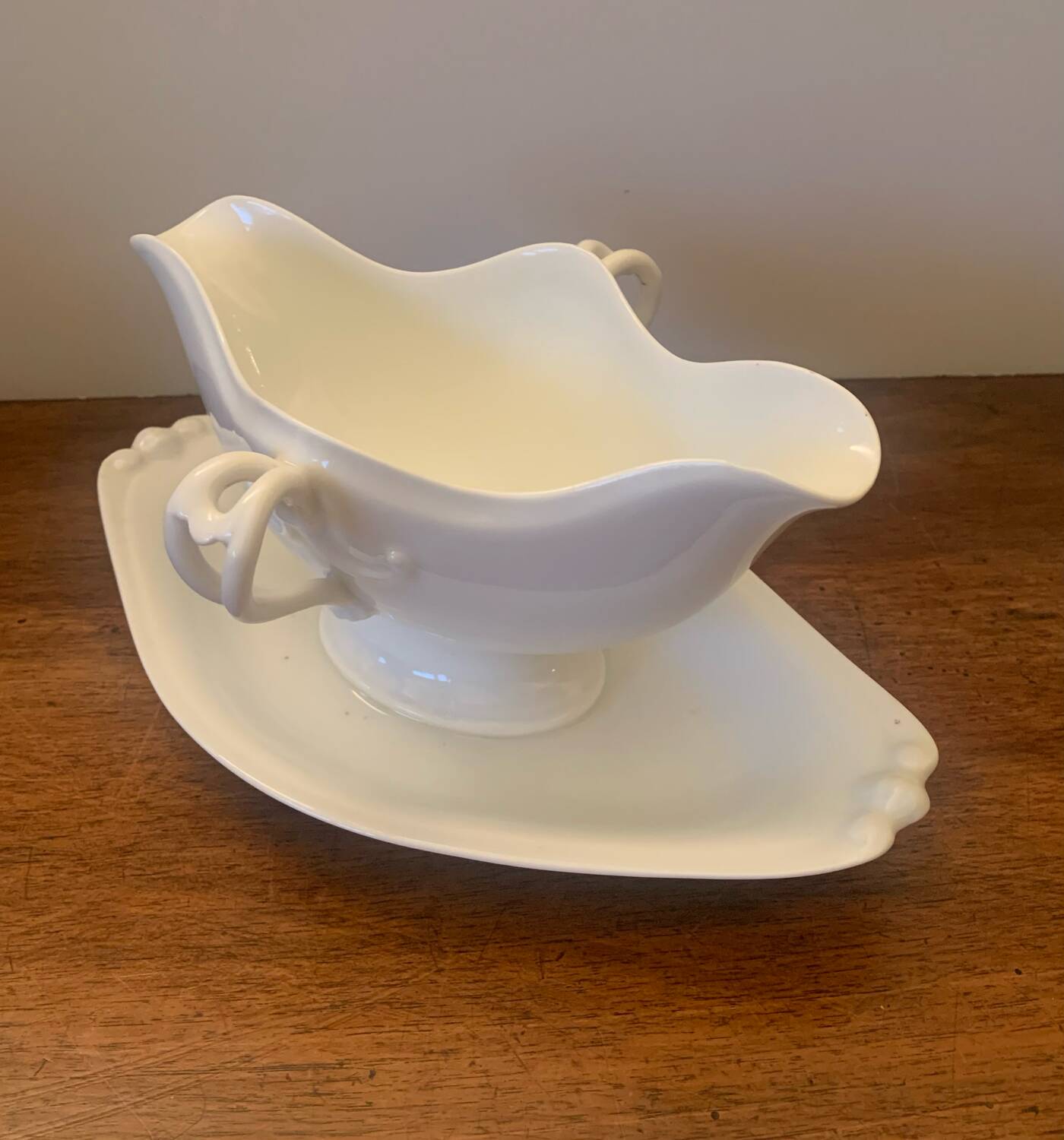 Large gravy boat
