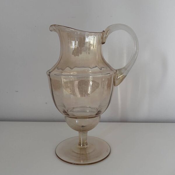 Carafe en verre irisé