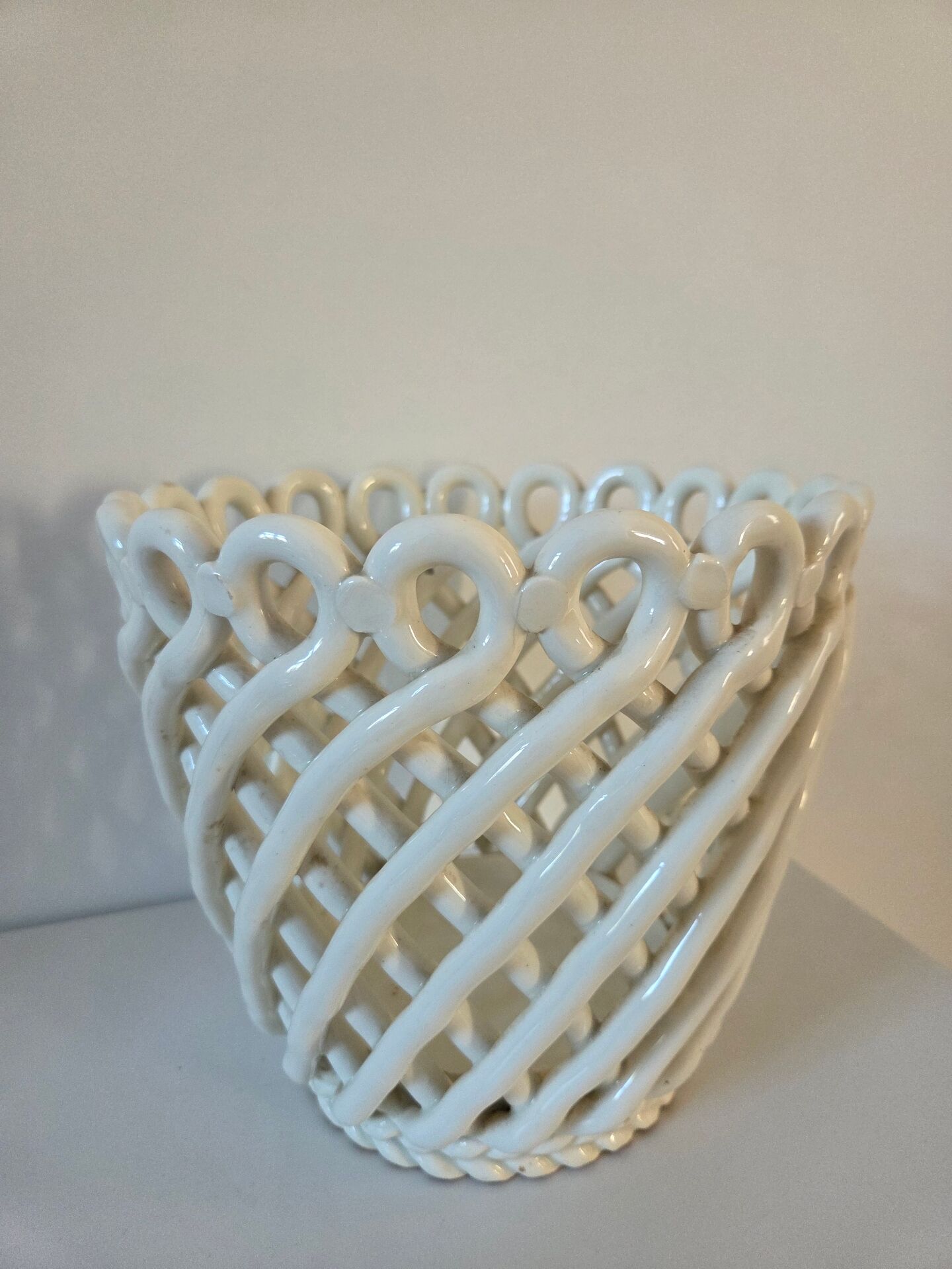 Woven ceramic plant pot