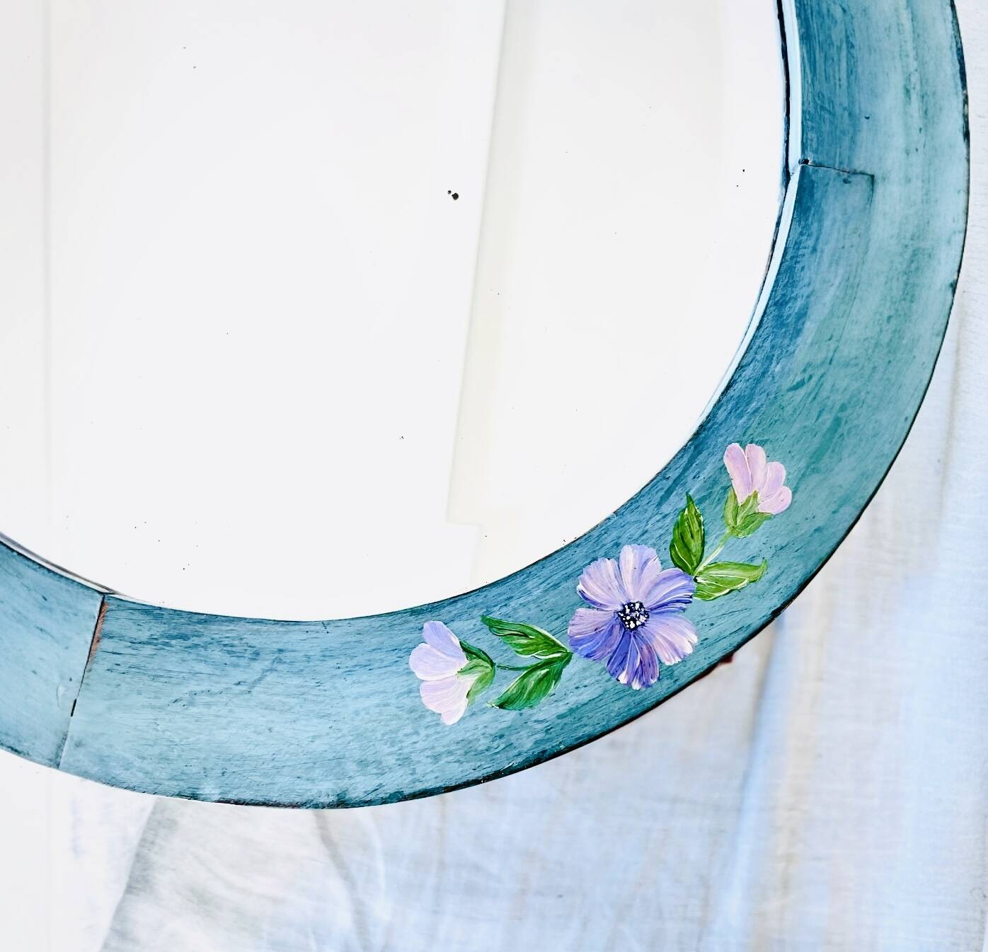 Miroir ancien biseauté oval XIX ème peint