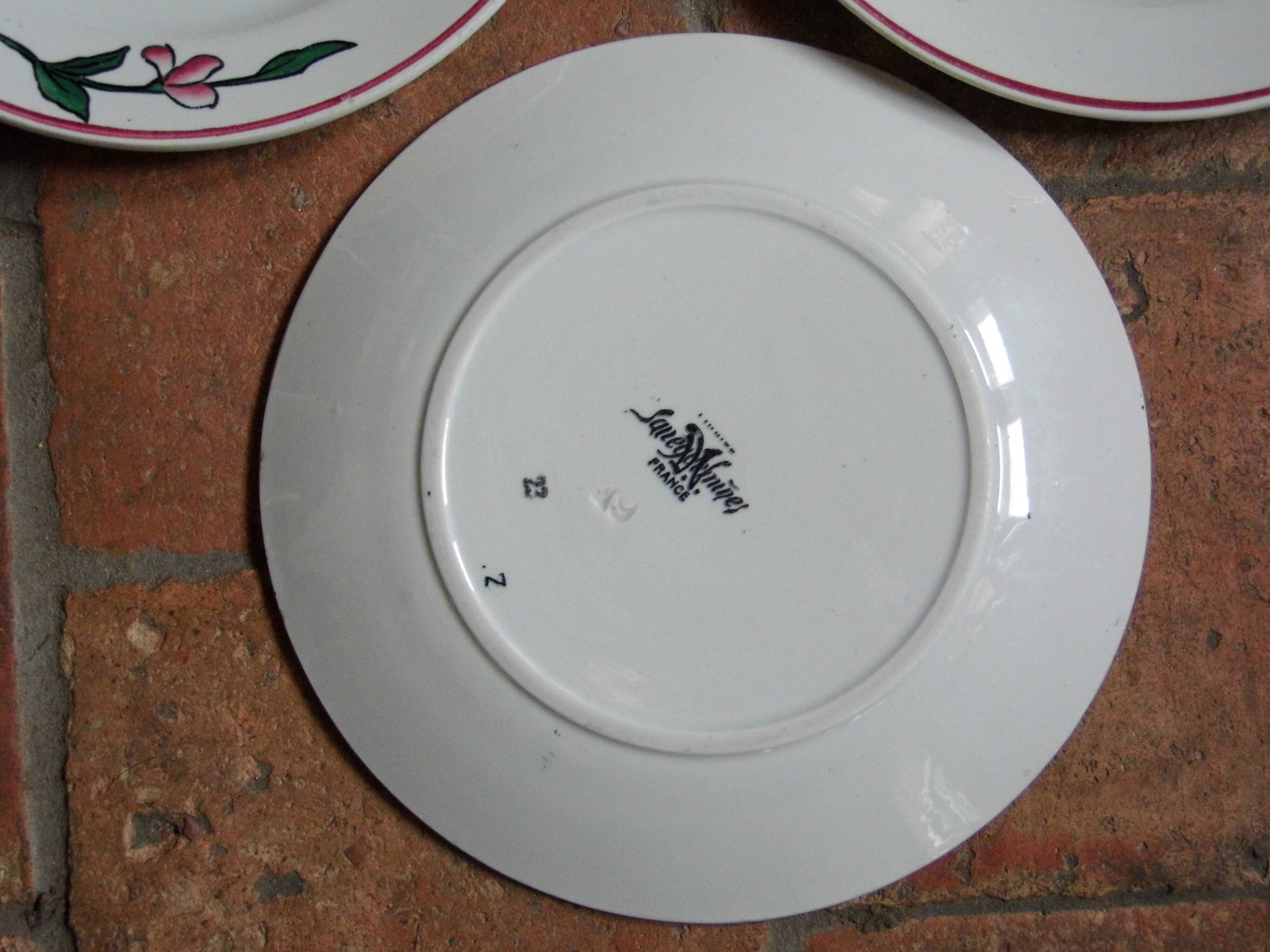 Dessert plates in Sarreguemines earthenware, floral decoration, early XX -th century