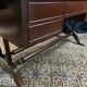 Grand bureau anglais en acajou de style Regency
