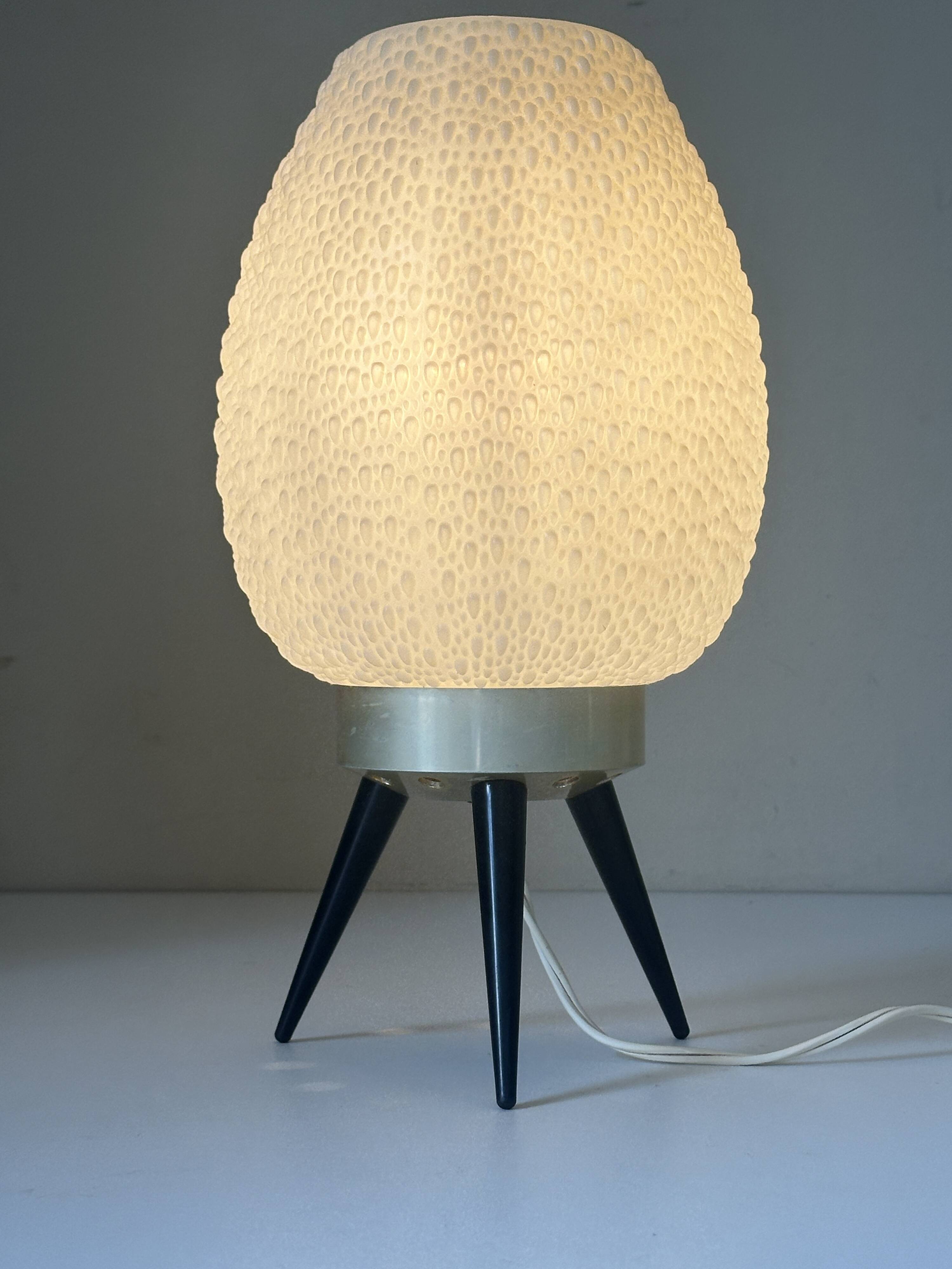 Vintage 60s design tripod lamp